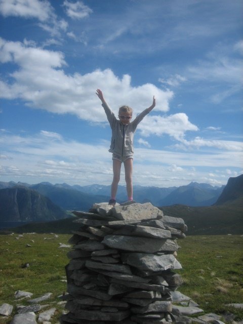 julie-kjolvik-3.jpg