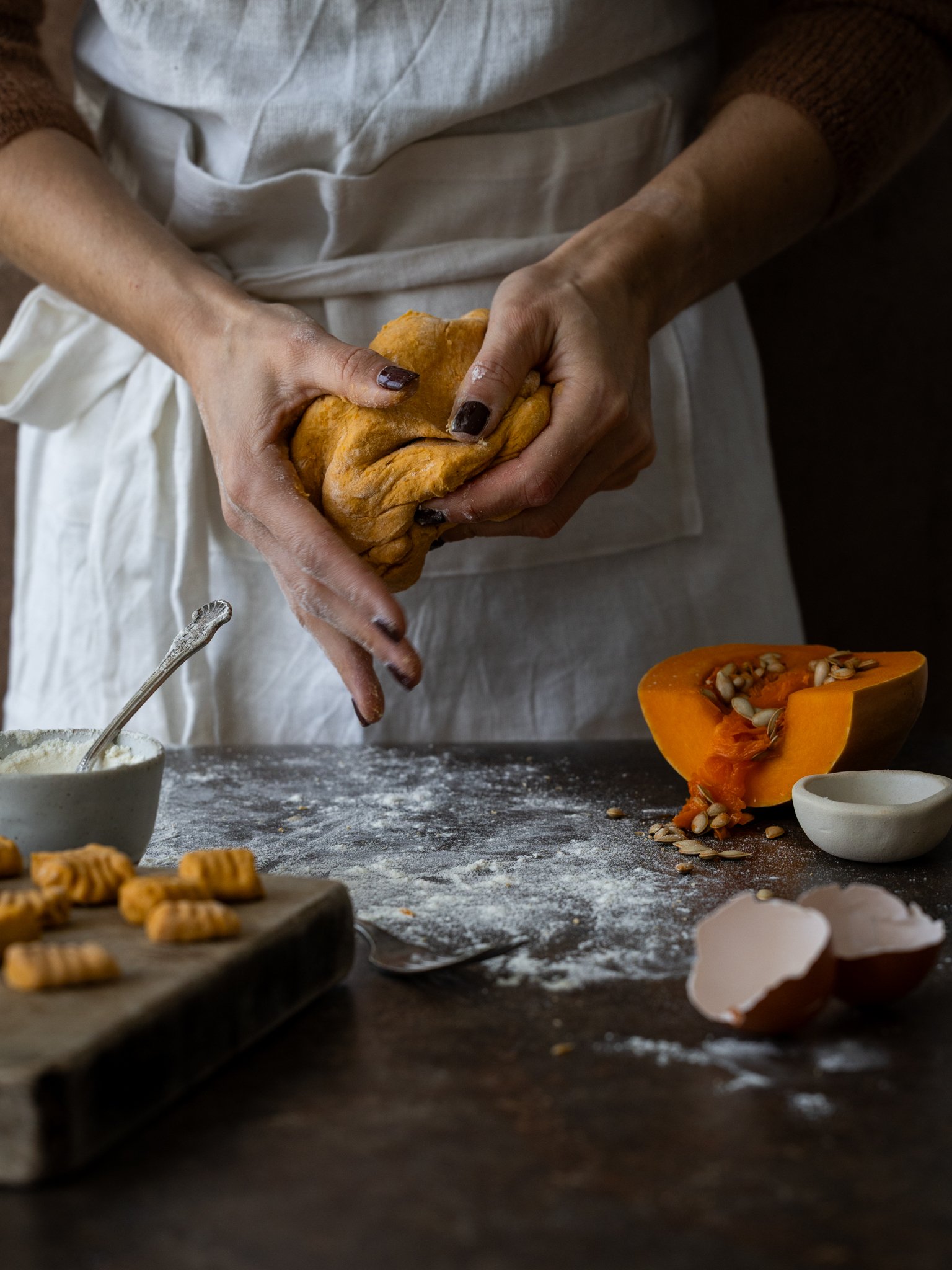 Nyòquis de carbassa butternut amb miso blanc i kale cruixent