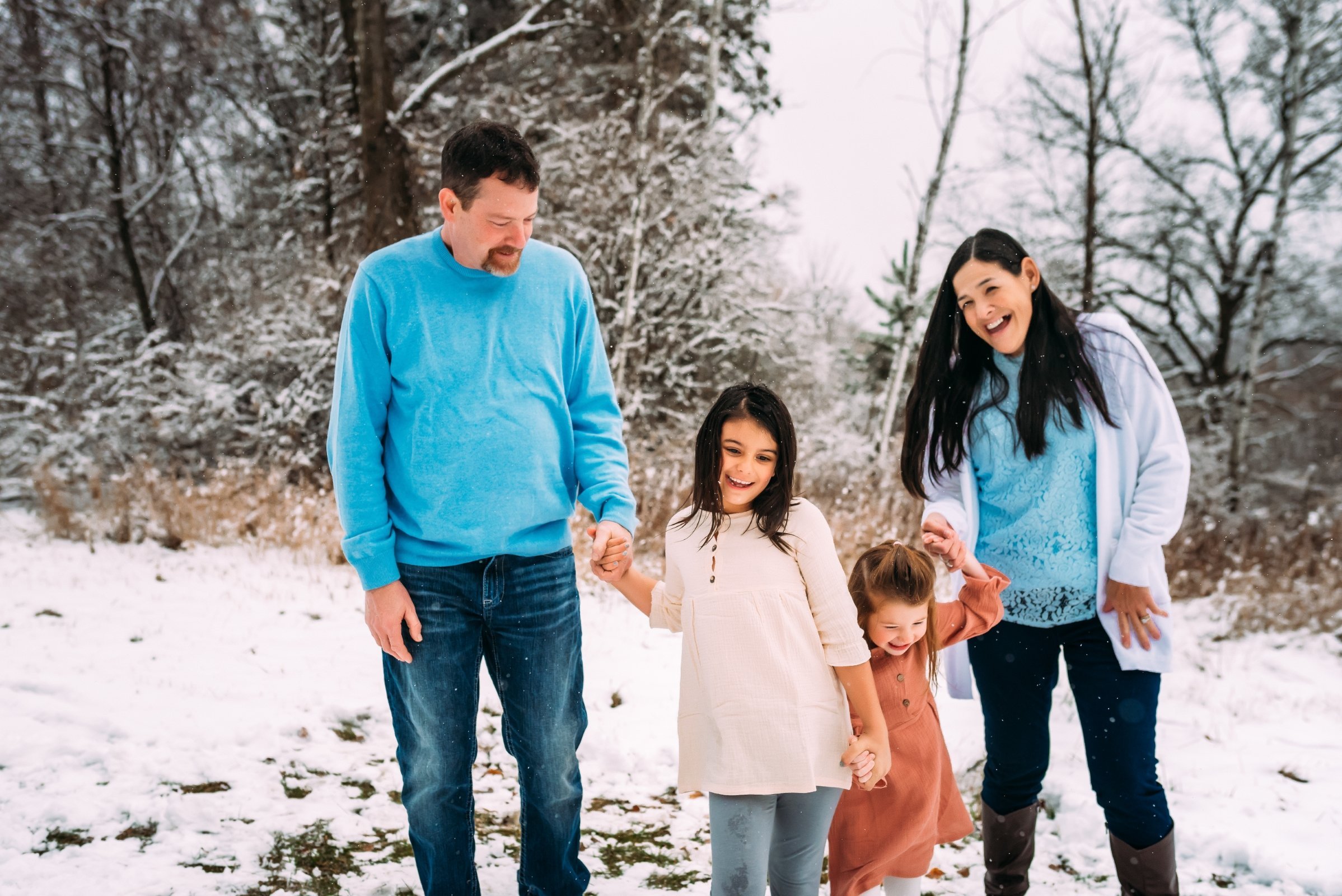 What to Wear for Family Photo, Family Photo outfits, extended family photos, wisconsin family photographer