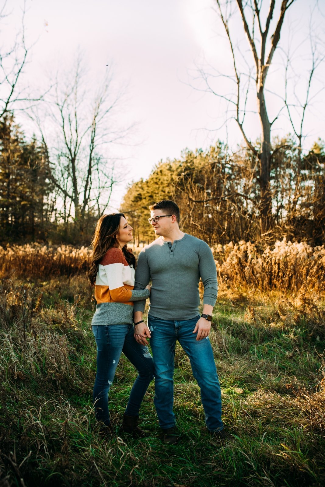 wisconsin engagement photographer what to wear engagement photos fall engagement photos engagement photo poses
