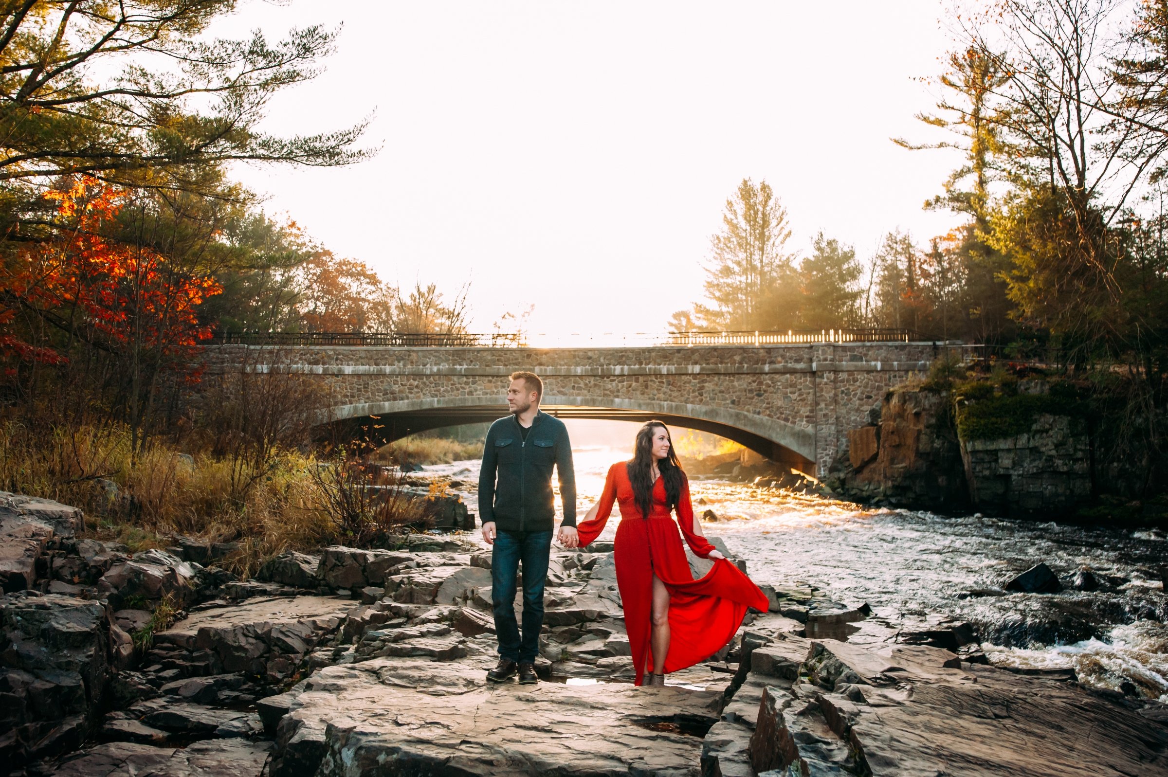 Fall photos, maternity, Wisconsin Photographer, Wausau, Green Bay, Milwaukee, Madison, Minocqua, Door County, Photoshoot Outfit Ideas, What to Wear Family Photo engagement photos (Copy)