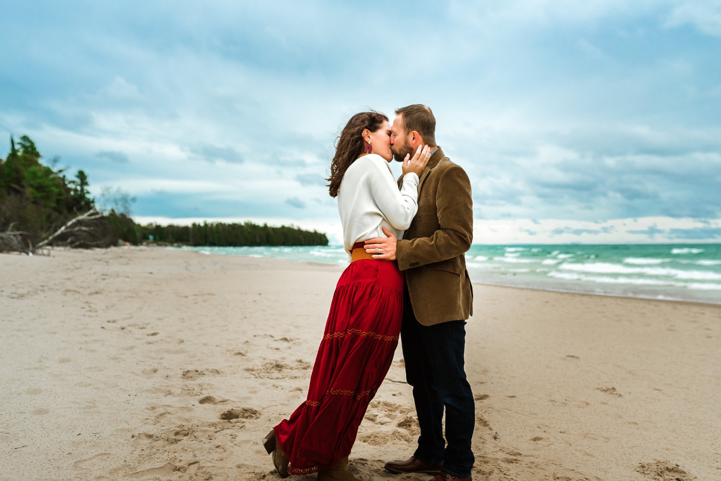 engagement, Wisconsin engagement Photographer, Wausau, Green Bay, Milwaukee, Madison, Minocqua, Door County, What to Wear Photos, unique engagement photos 