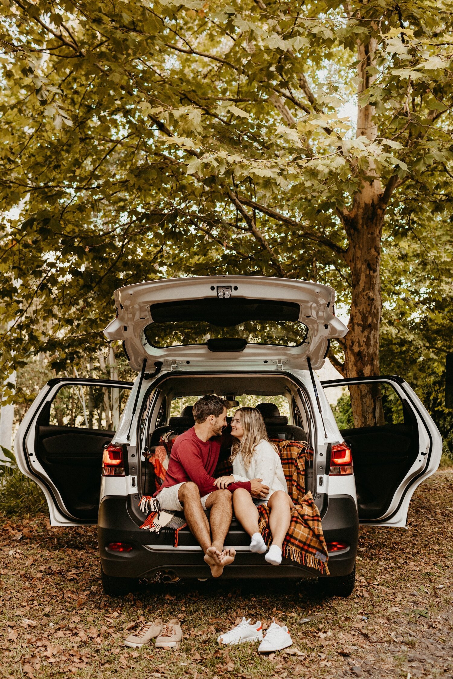 engagement, Wisconsin engagement Photographer, Wausau, Green Bay, Milwaukee, Madison, Minocqua, Door County, What to Wear Photos, unique engagement photos 