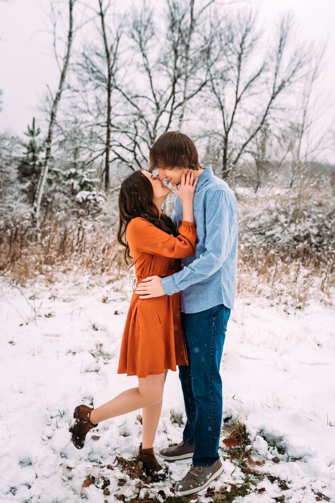 engagement, Wisconsin engagement Photographer, Wausau, Green Bay, Milwaukee, Madison, Minocqua, Door County, What to Wear Photos, unique engagement photos  (Copy) (Copy)