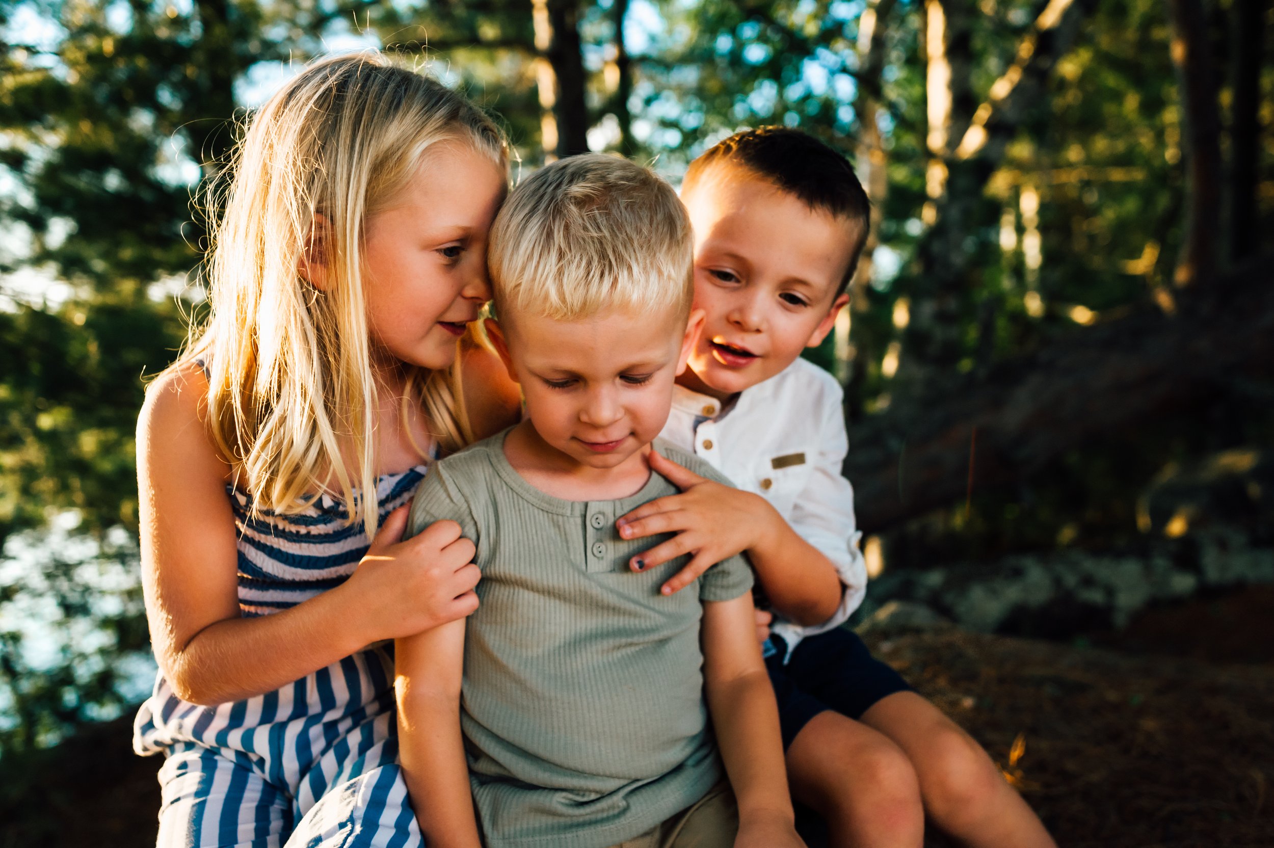 family photos, Wisconsin Photographer, Wausau family photographer, Green Bay, Milwaukee, Madison, family photos Outfit Ideas, What to Wear family photos, family photo locations