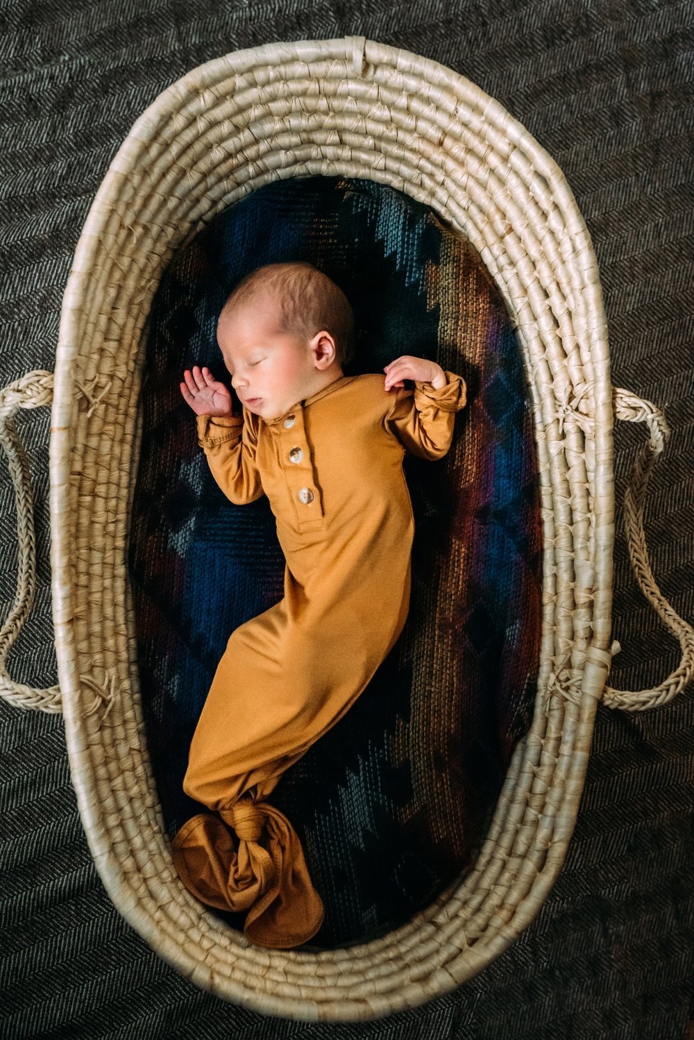 newborn, Wisconsin newborn Photographer, Wausau, Green Bay, Milwaukee, Madison, Minocqua, What to Wear newborn Photos