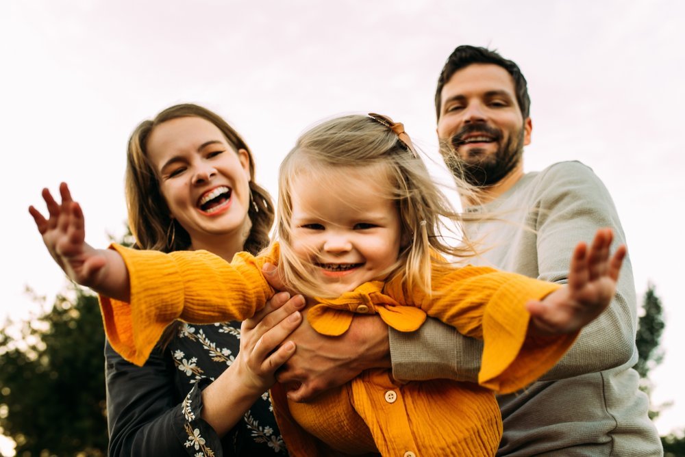 family photos, Wisconsin Photographer, Wausau family photographer, Green Bay, Milwaukee, Madison, family photos Outfit Ideas, What to Wear family photos, family photo locations