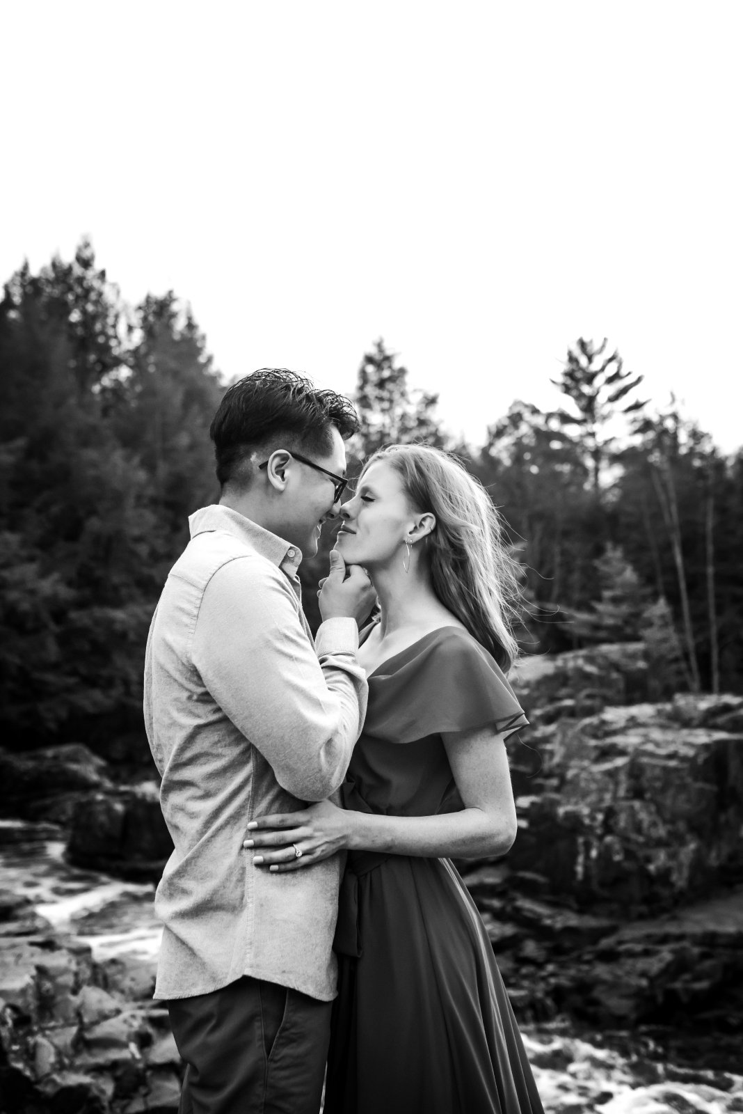 engagement, Wisconsin engagement Photographer, Wausau, Green Bay, Milwaukee, Madison, Minocqua, Door County, What to Wear Photos, unique engagement photos