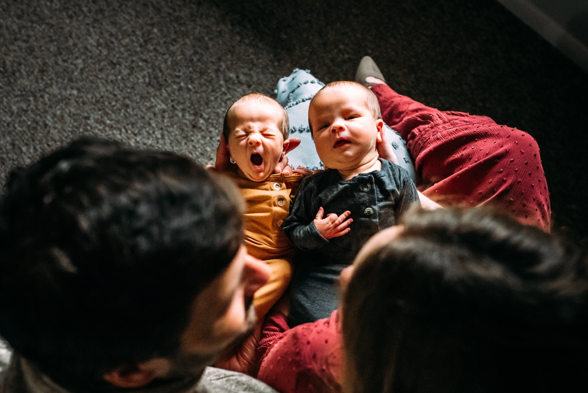 family photos, Wisconsin Photographer, Wausau family photographer, Green Bay, Milwaukee, Madison, family photos Outfit Ideas, What to Wear family photos, family photo locations