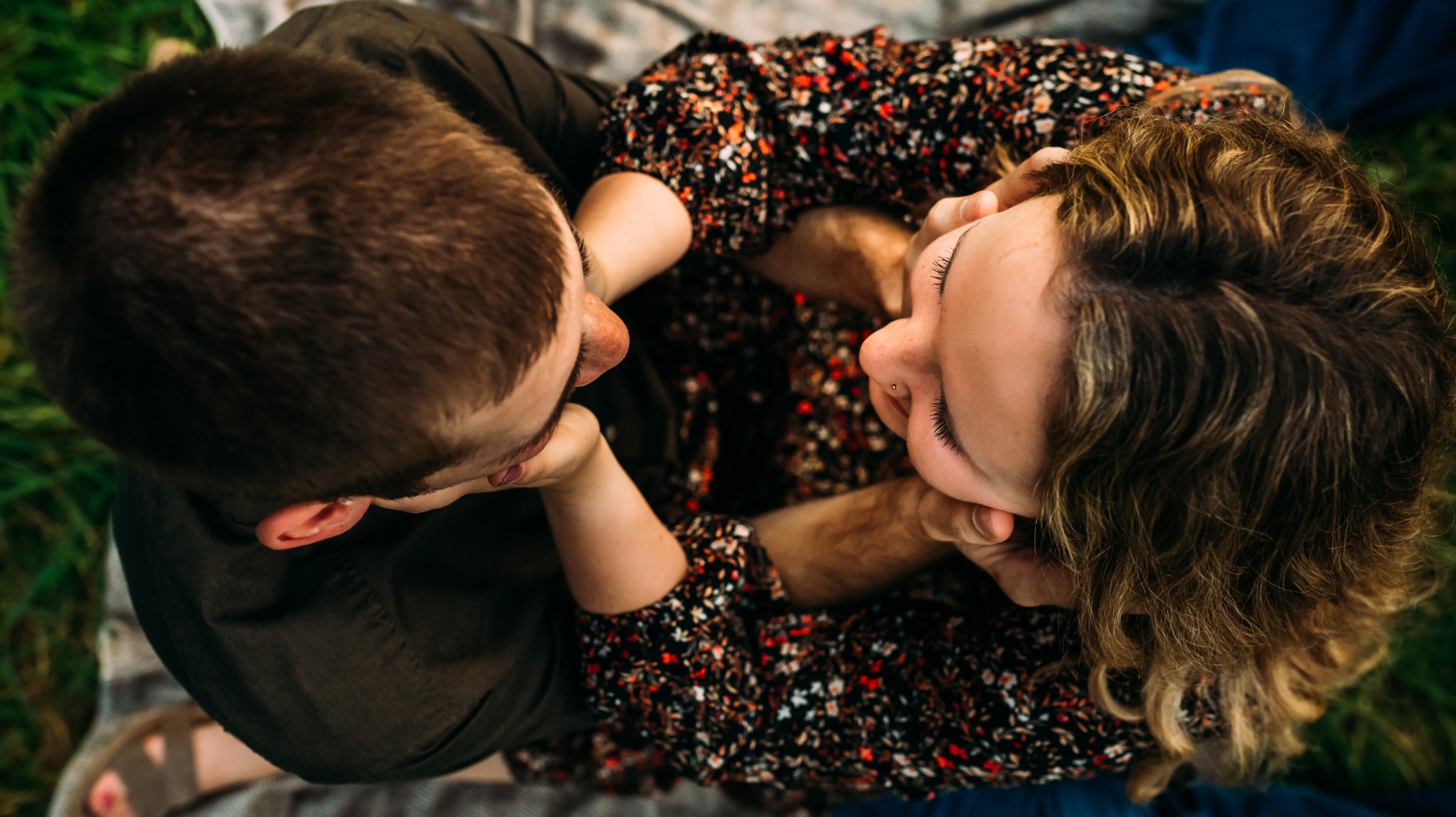 engagement, Wisconsin engagement Photographer, Wausau, Green Bay, Milwaukee, Madison, Minocqua, Door County, What to Wear Photos, unique engagement photos 