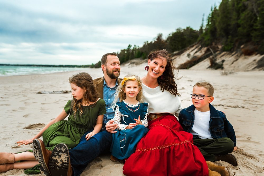 How to pose family photos wausau wisconsin family photographer