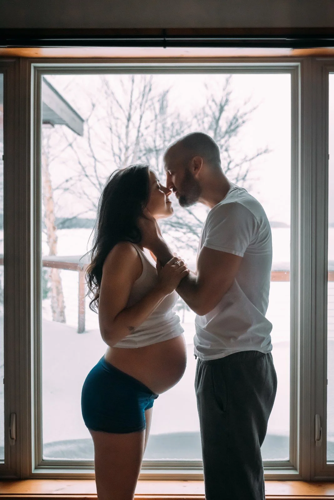 Minocqua Wisconsin Wausau Wisconsin in home maternity photo session