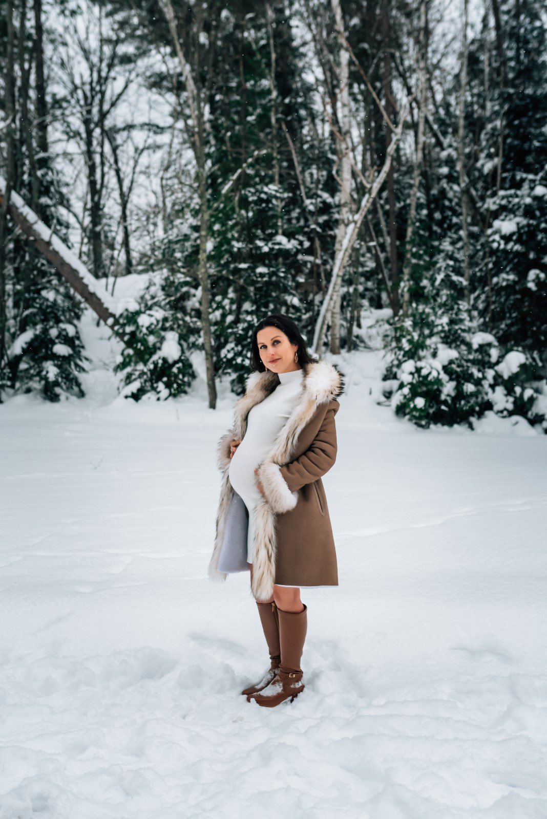Minocqua Wisconsin Wausau Wisconsin winter maternity photo session