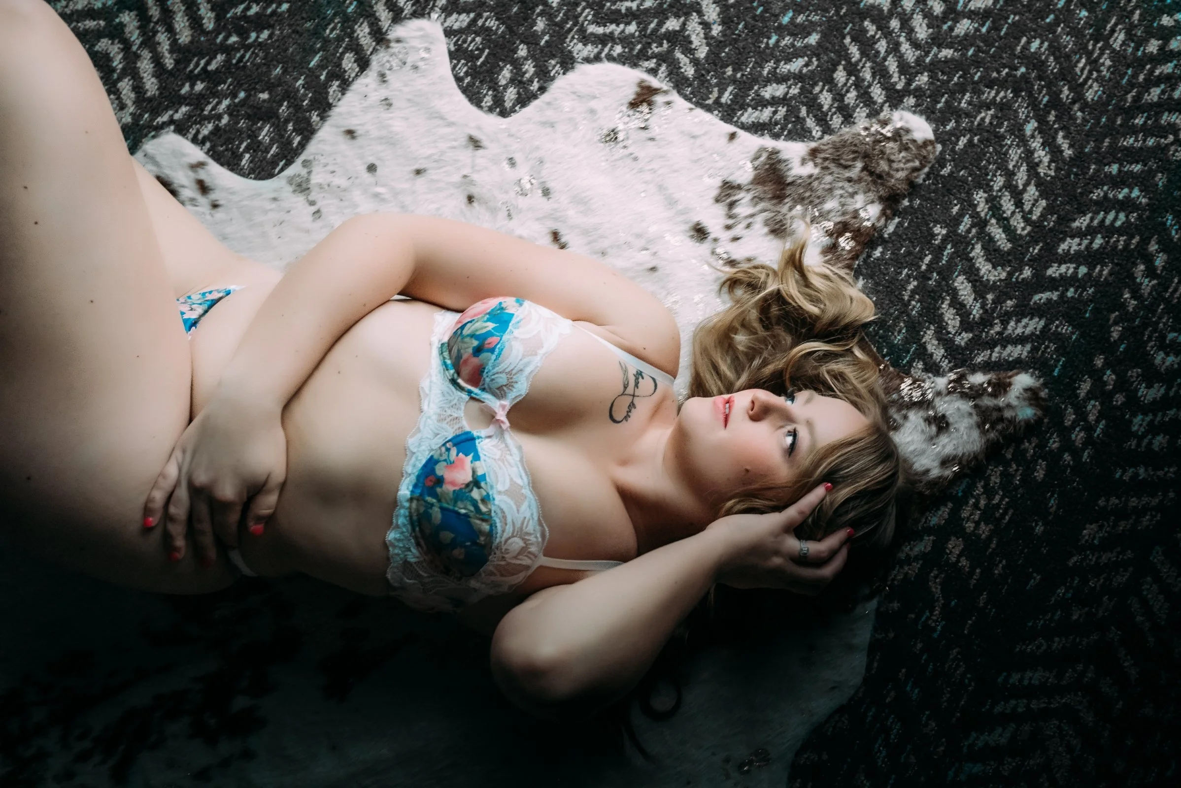 Duluth Minnesota boudoir photographer serving all of Minnesota including Duluth, Hermantown, Cloquet, Proctor, Esko, Superior, &amp; the Twin Ports, and the North Shore