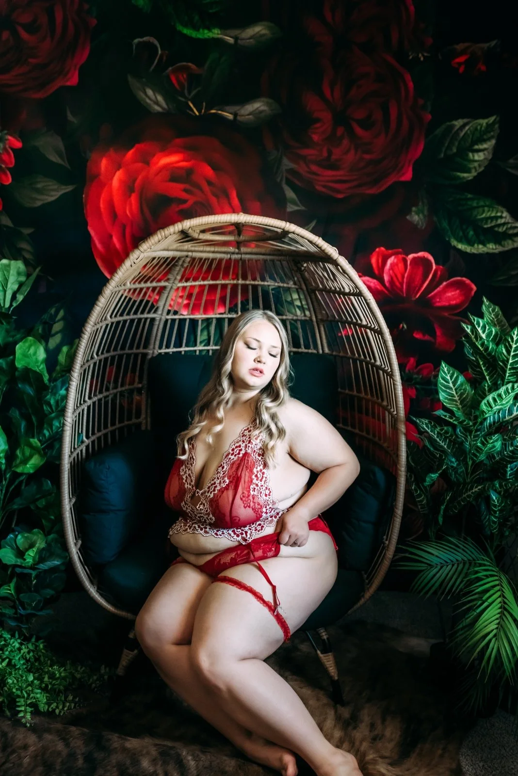 Duluth Minnesota boudoir photographer serving all of Minnesota including Duluth, Hermantown, Cloquet, Proctor, Esko, Superior, &amp; the Twin Ports, and the North Shore