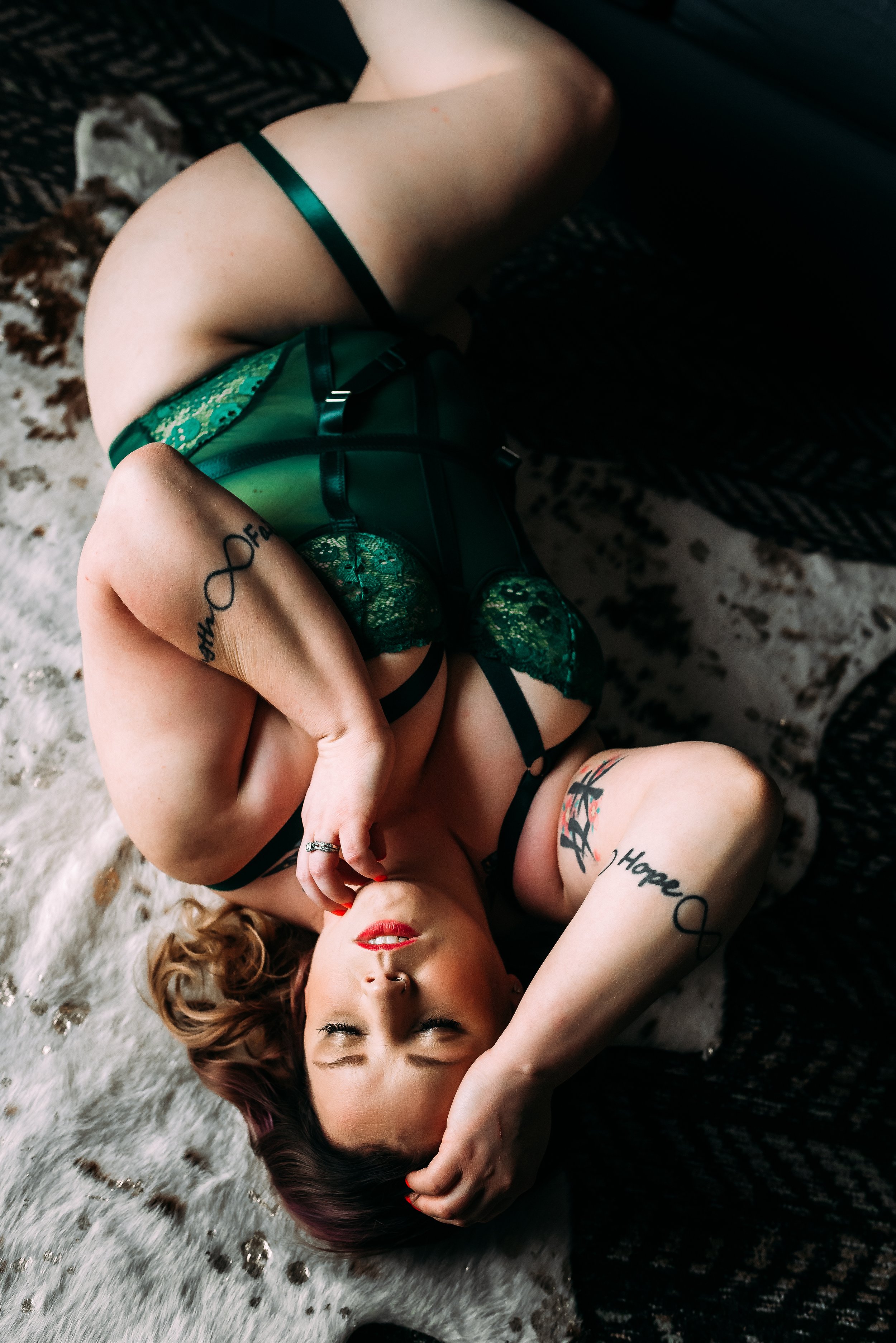Duluth Minnesota boudoir photographer serving all of Minnesota including Duluth, Wrenshall, Hermantown, Cloquet, Proctor, Esko, Superior