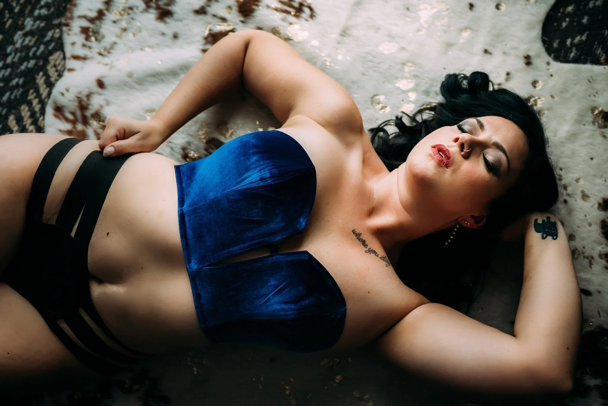 Duluth Minnesota boudoir photographer serving all of Minnesota including Duluth, Wrenshall, Hermantown, Cloquet, Proctor, Esko, Superior