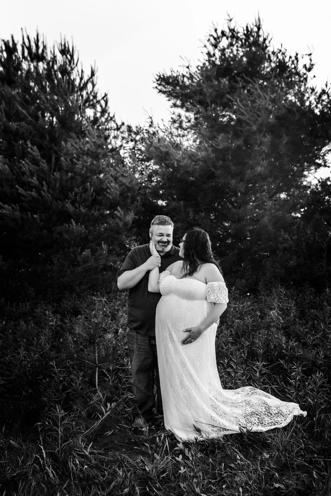Duluth Minnesota maternity photographer serving all of Minnesota including Duluth, Hermantown, Cloquet, Proctor, Esko, Superior, & the Twin Ports, and the North Shore
