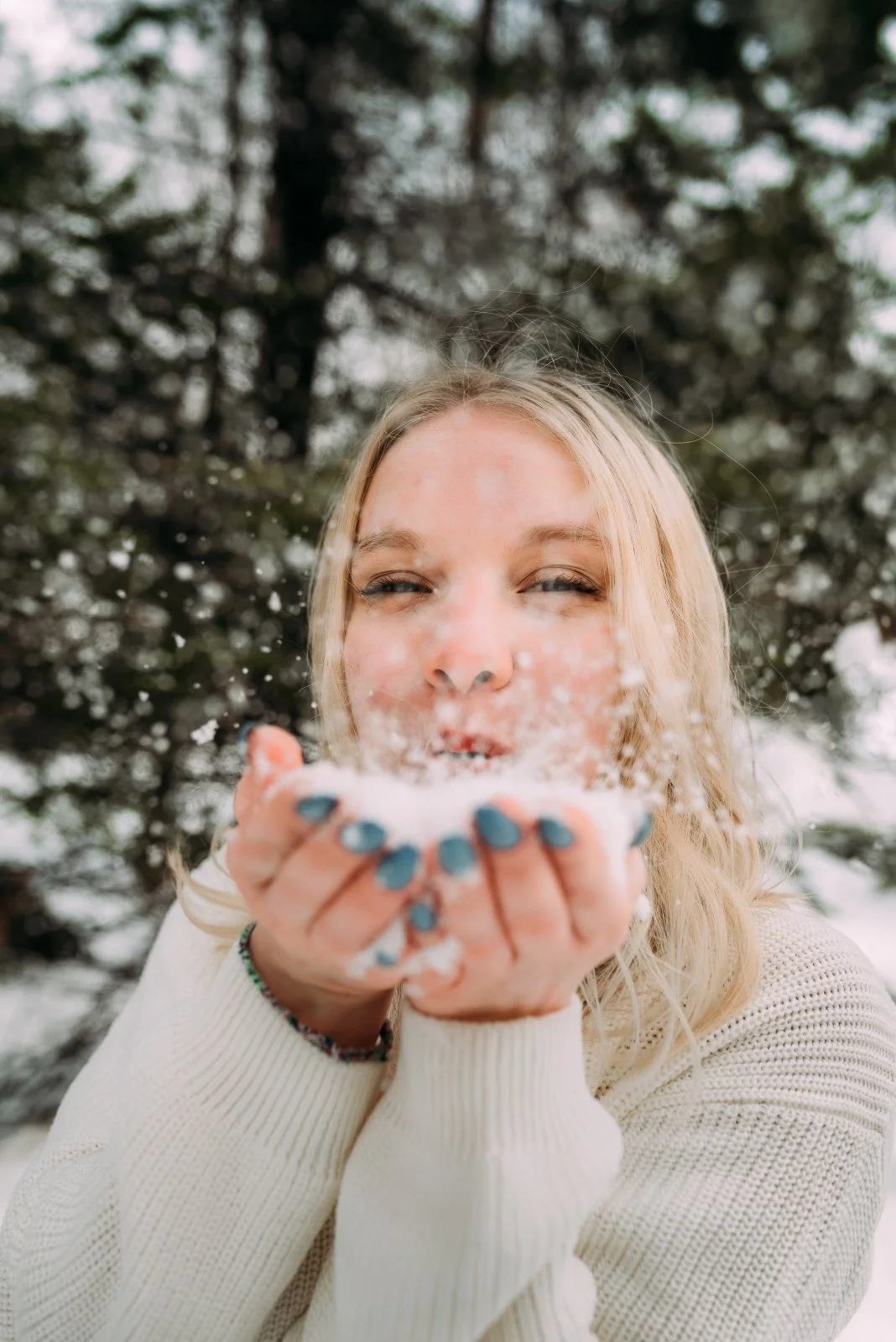 Duluth Minnesota senior photographer serving all of Minnesota including Duluth, Wrenshall, Hermantown, Cloquet, Proctor, Esko, Superior