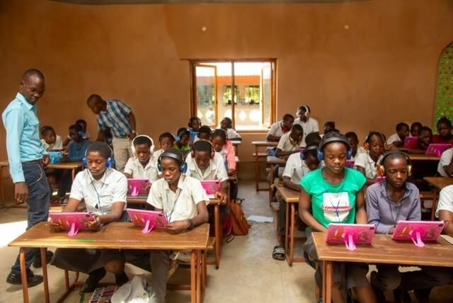 Project Luangwa wide class room shot_tiny.jpeg