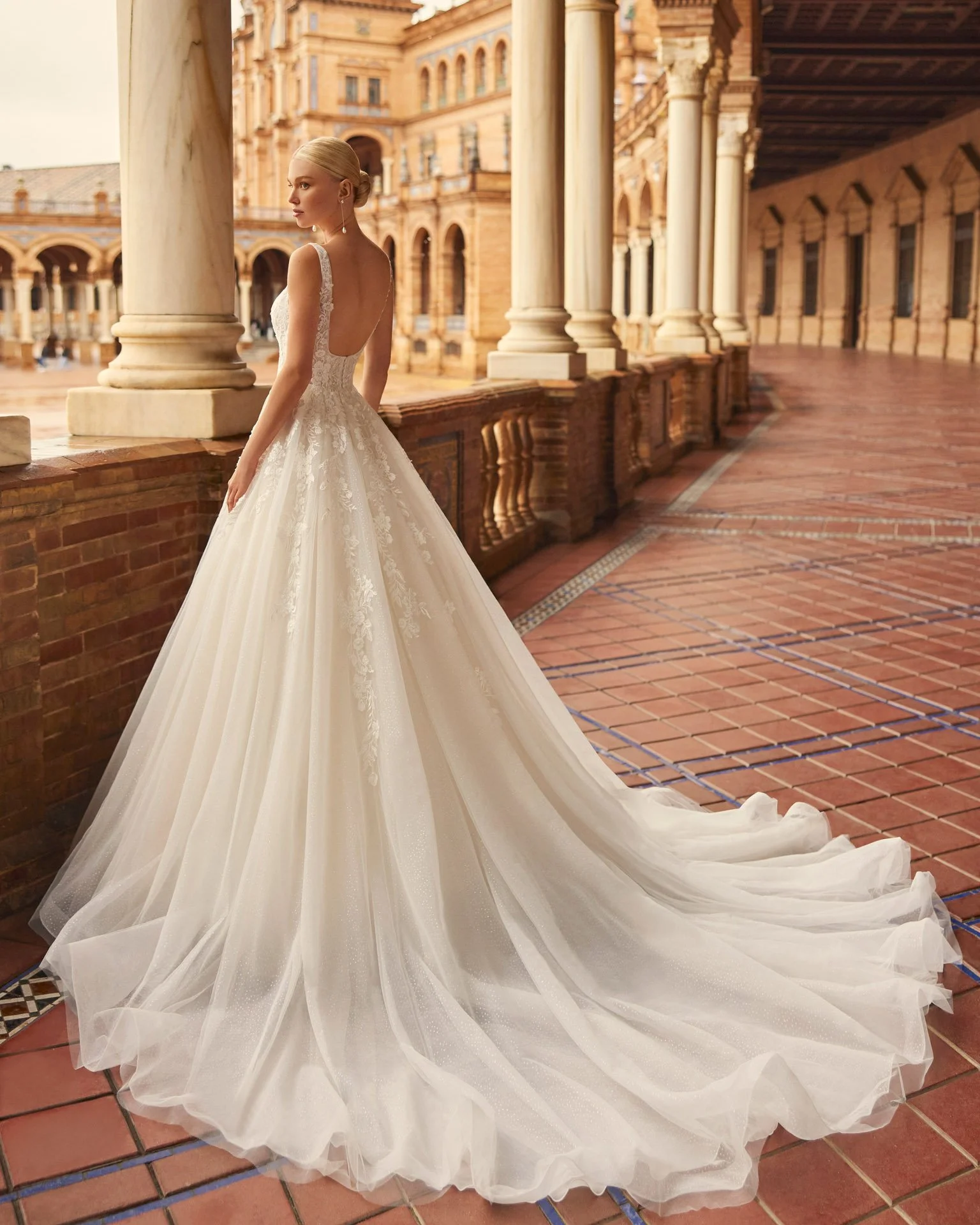 Marie-Gabriel-Couture-Indianapolis-Indiana-Best-Bridal-Store-Aire-Barcelona-KEIZAN-2.jpg