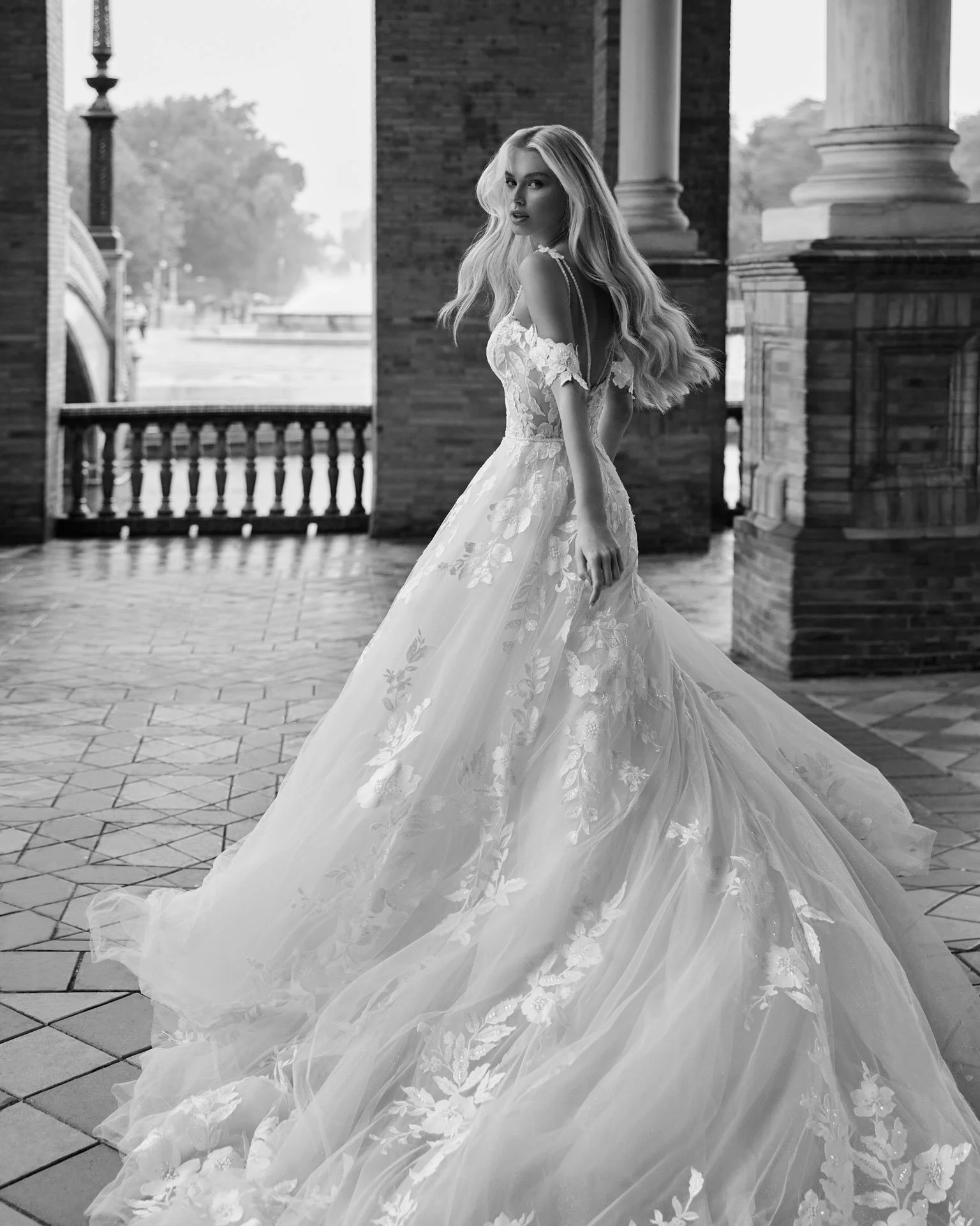 Marie-Gabriel-Couture-Indianapolis-Indiana-Best-Bridal-Store-Aire-Barcelona-KAVAN-1.jpg