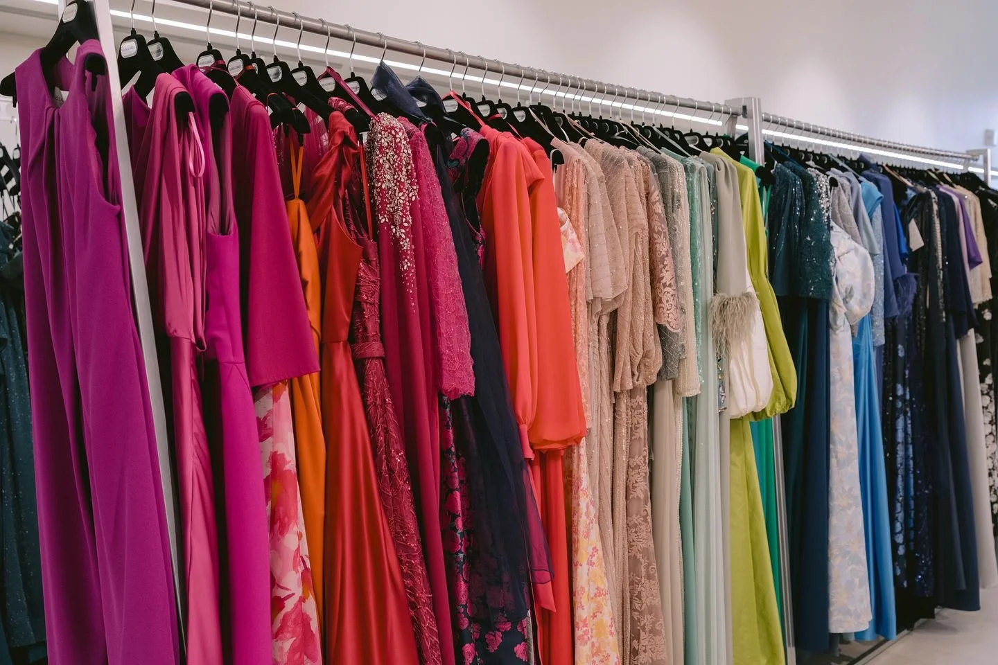 From vibrant colors to classic tones - we have all sorts of options here waiting for our Mothers! π€©