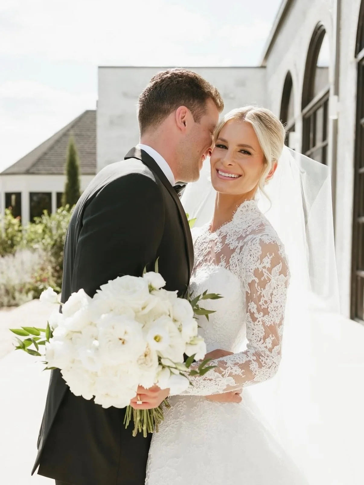 Tamara, one of our #MGCrealbrides, looking like bridal royalty on her wedding day 🥹 Thank you so much for trusting us to be a part of your beautiful wedding, we loved working with you! Congratulations again!
Photography: @coastalroads 
Planner: @be