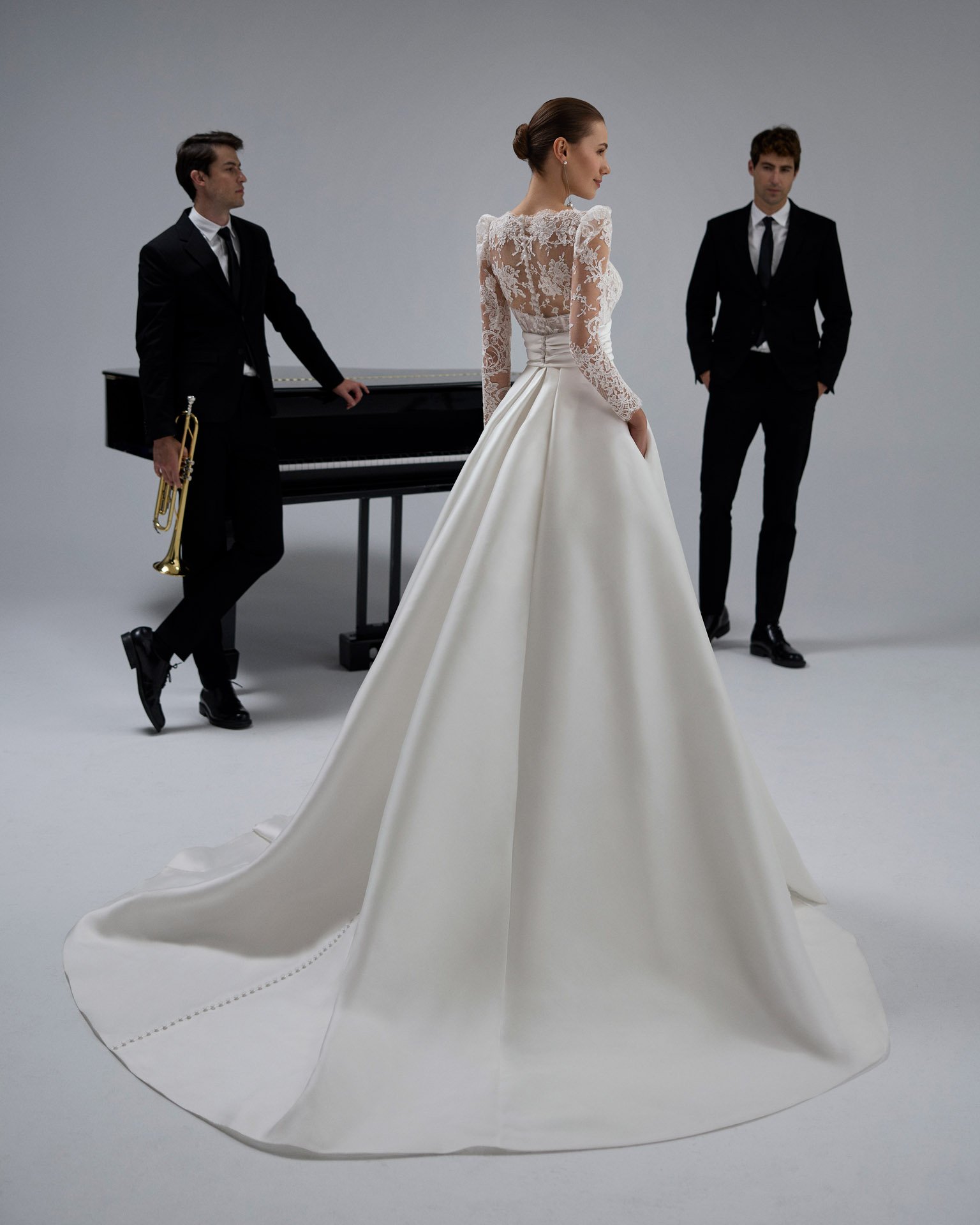 Marie-Gabriel-Couture-Indianapolis-Indiana-Best-Bridal-Store-Aire-Barcelona-Atelier-YUREY-4.jpg