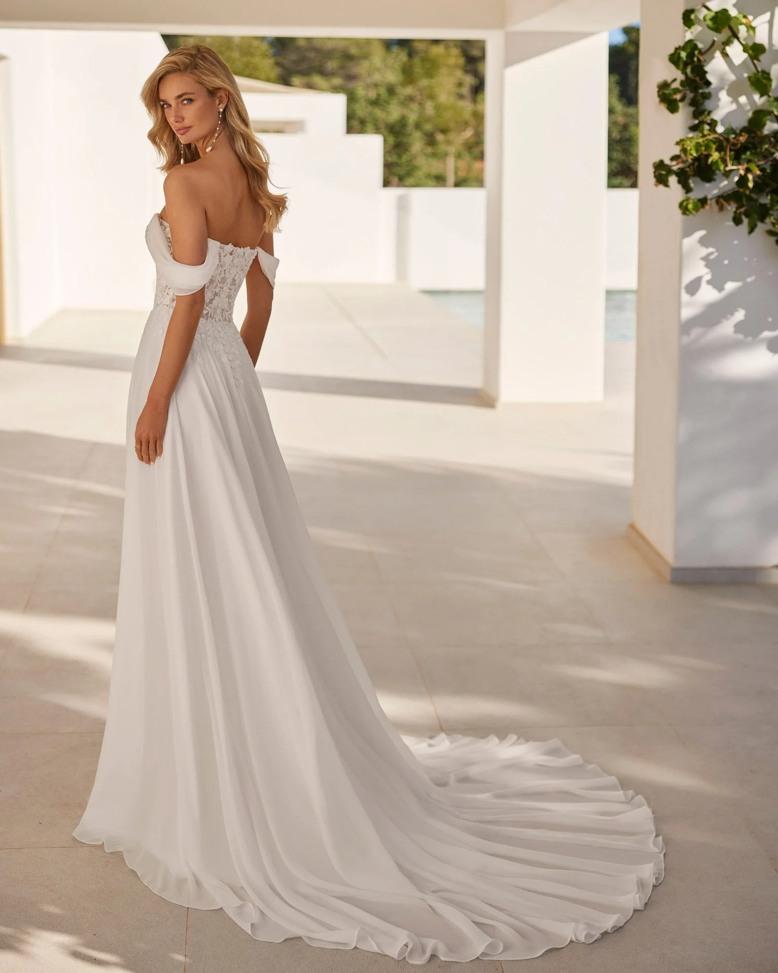 Marie-Gabriel-Couture-Indianapolis-Indiana-Best-Bridal-Store-Adriana-Alier-SAIRA-2.jpg