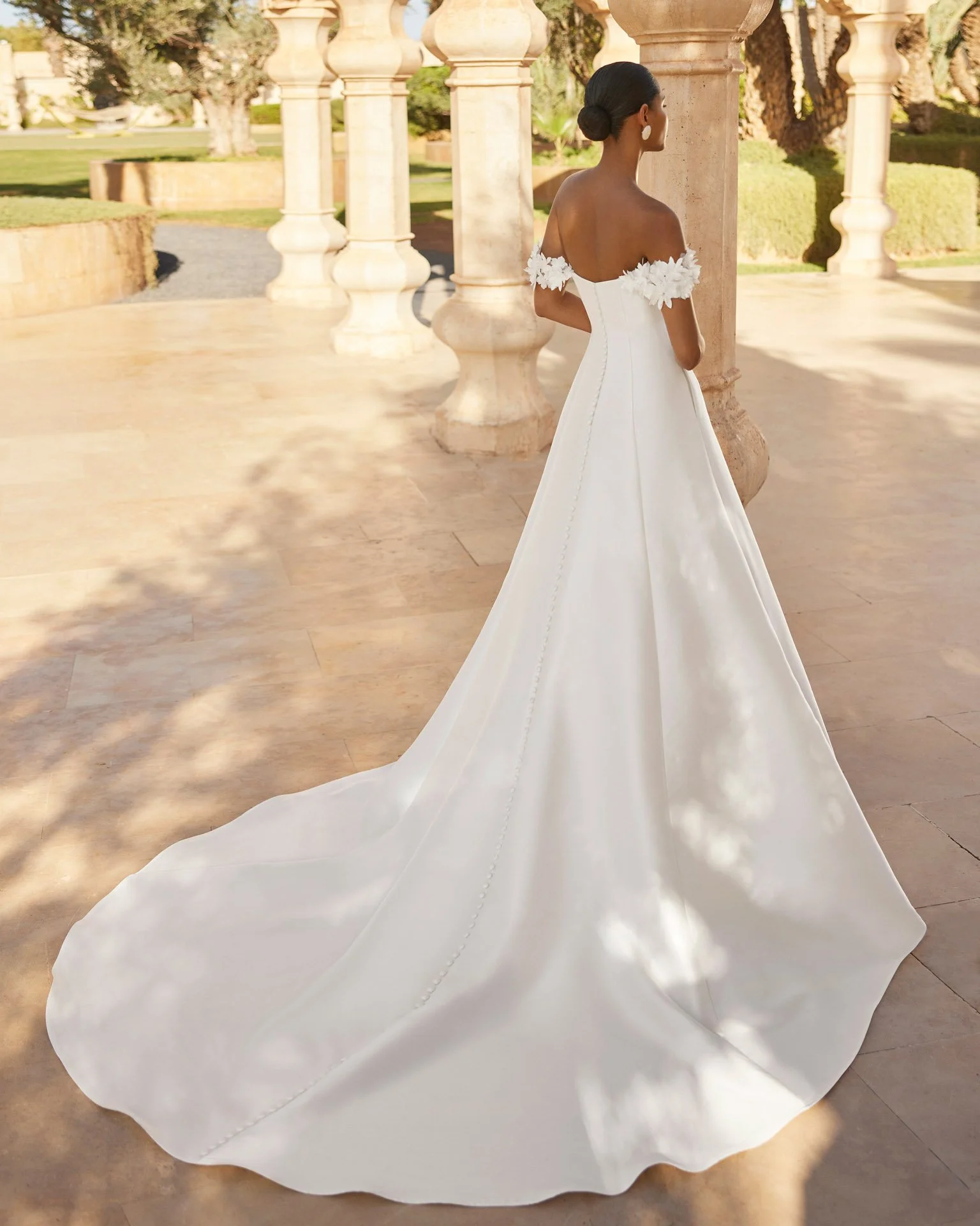 Marie-Gabriel-Couture-Indianapolis-Indiana-Best-Bridal-Store-Rosa-Clara-ONELIA-4.jpg
