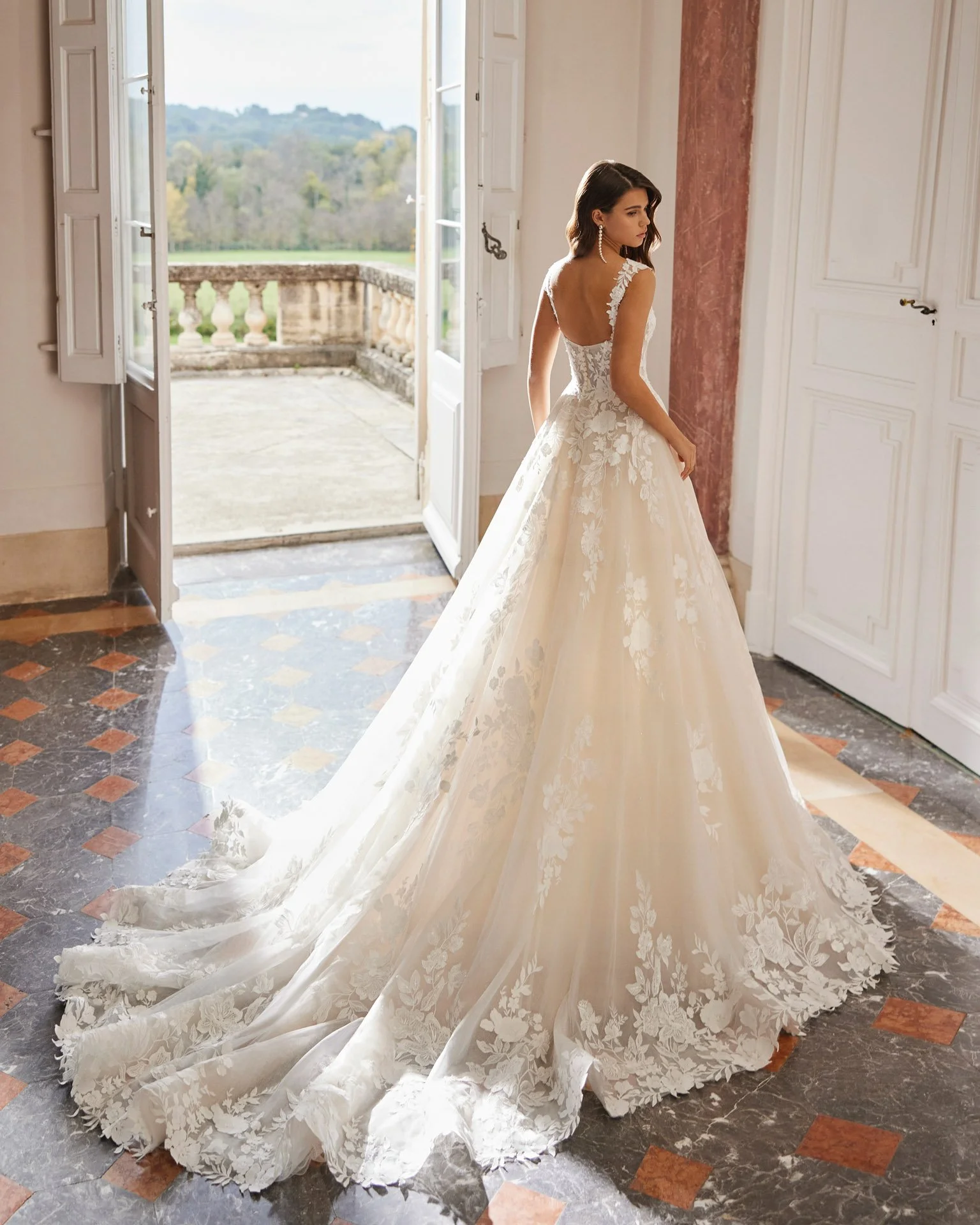 Marie-Gabriel-Couture-Indianapolis-Indiana-Best-Bridal-Store-Rosa-Clara-VANNIA-2.jpg