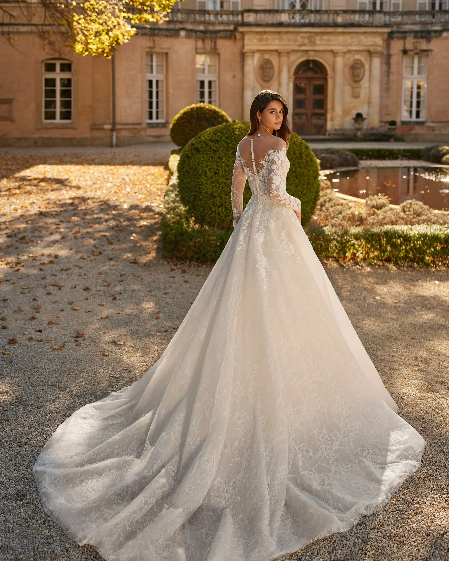 Marie-Gabriel-Couture-Indianapolis-Indiana-Best-Bridal-Store-Rosa-Clara-VASHA-2.jpg