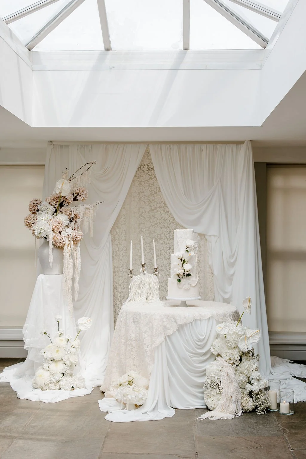 Luxurious - Romantic - Timeless