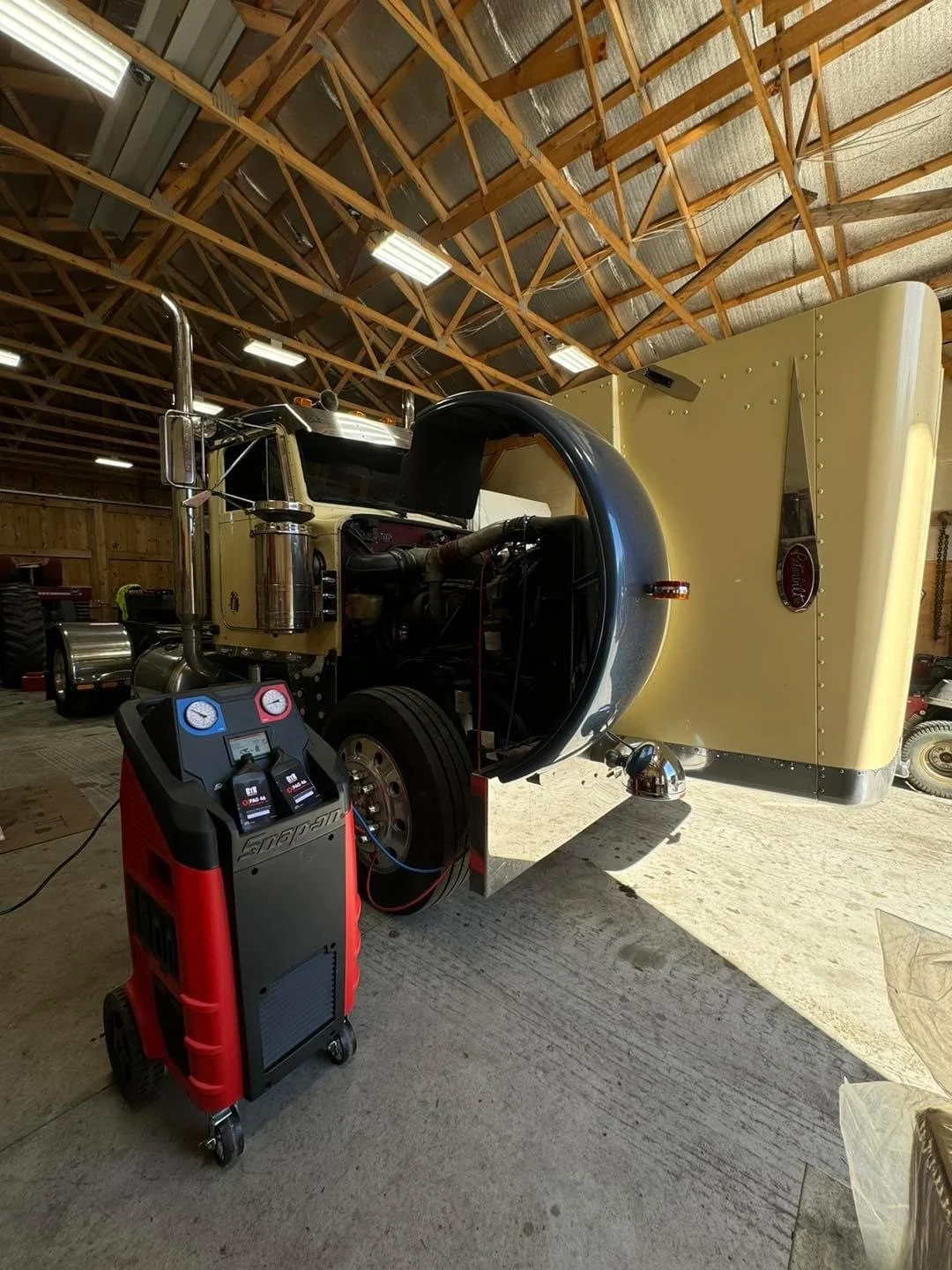 AC Charge for peterbilt.JPG