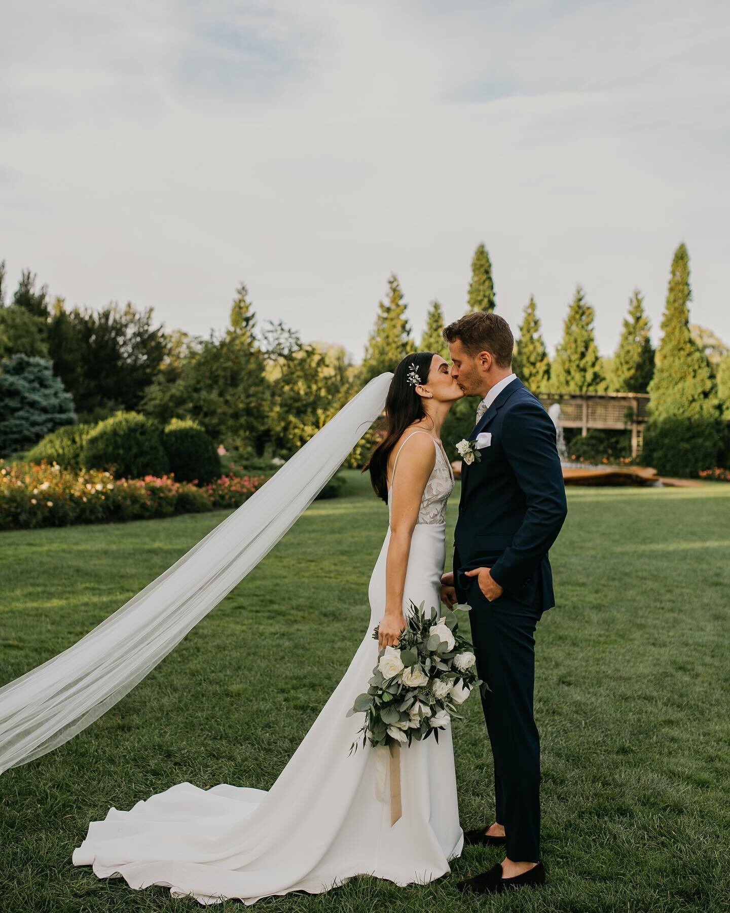 Yesterday&rsquo;s intimate wedding was magical. Still going through my archives to post my favorite images on here, here&rsquo;s more from Tania and Dean at the Chicago Botanic Gardens. Still one of my favorites to this date. ❤️✨

#chicagophotographe