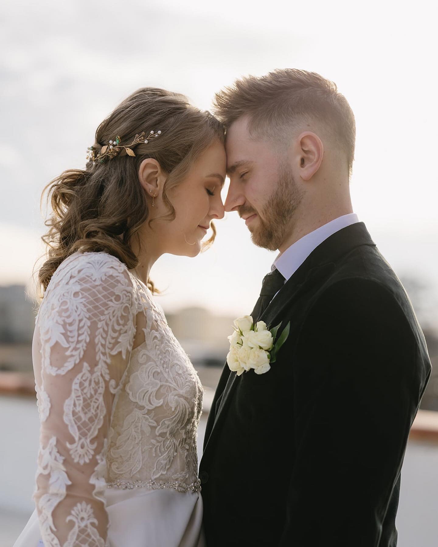 Part 1 of Kayla &amp; Cameron&rsquo;s Sneak Peek! 😍 Shout out to the wonderful vendors that made this day so magical! 

Venue &amp; Catering @waldenchicago 
Planner @kalilaharris 
Photographer @audreysimperphoto
Videographer @kevincab113 
Floral @al