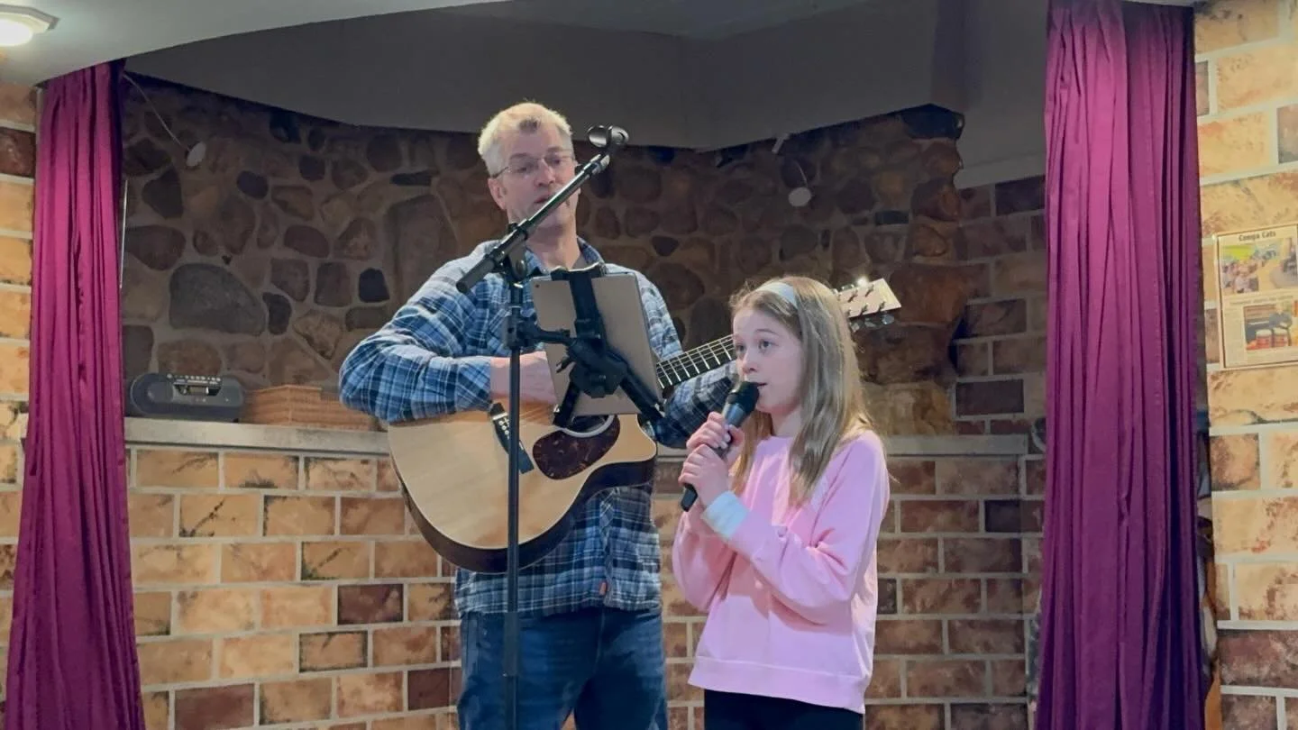 Thank you Adam and Lucy Knudsen for coming to Sandcastles to entertain us with your talents! 🎶🎼🎶