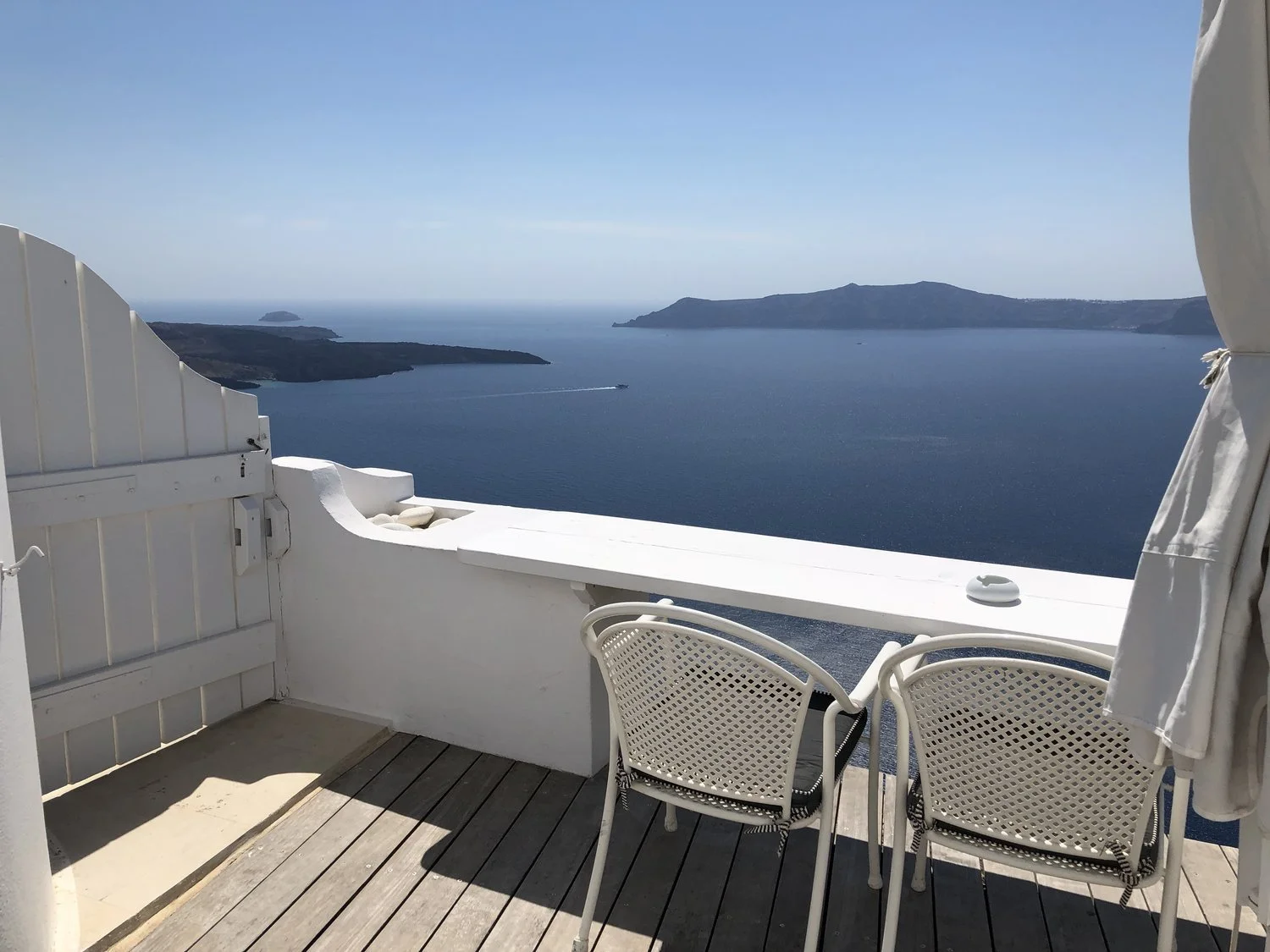 Santorini Travel Guide4.jpg