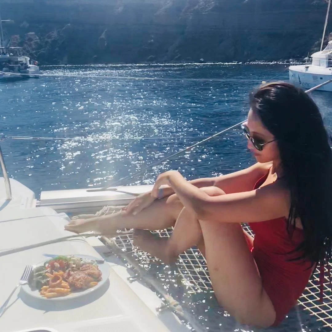 Santorini Travel Guide01.jpg