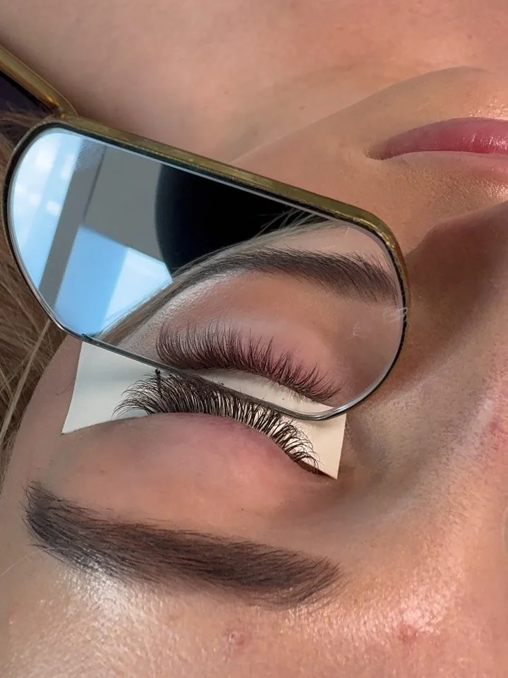 There&rsquo;s something so timeless about keeping things soft and natural. Brown hybrid lashes are one of my favourite ways to enhance without overpowering, and this set is the perfect example.

1. A mirror reflection - soft brown hybrids catching th