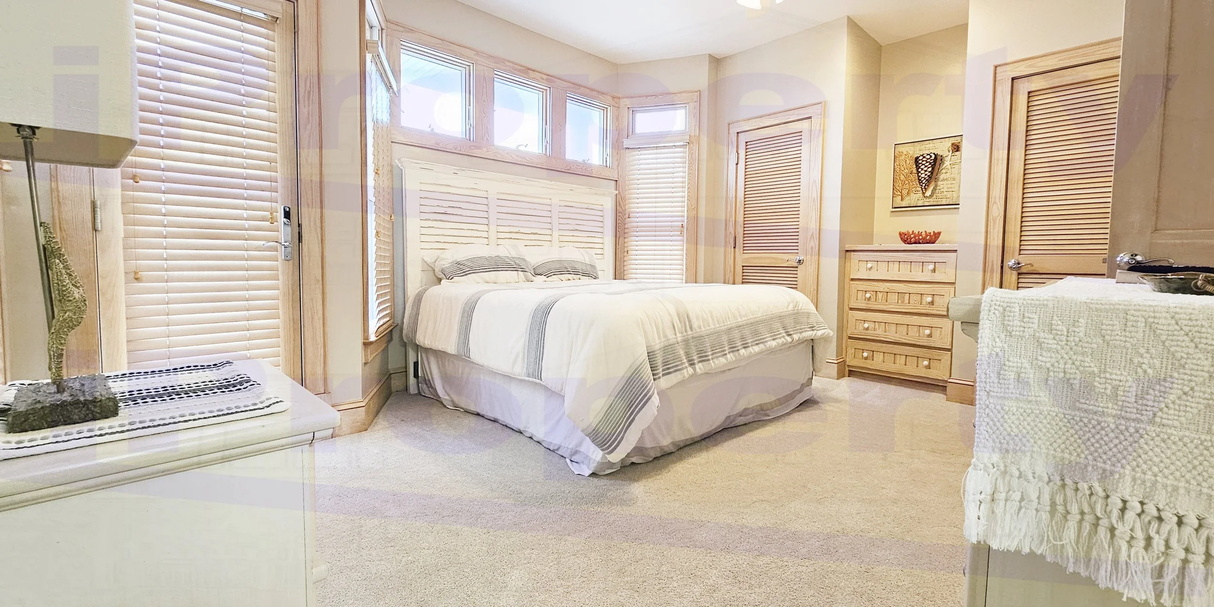 108 Sandpiper - Master Bedroom02-00.jpg