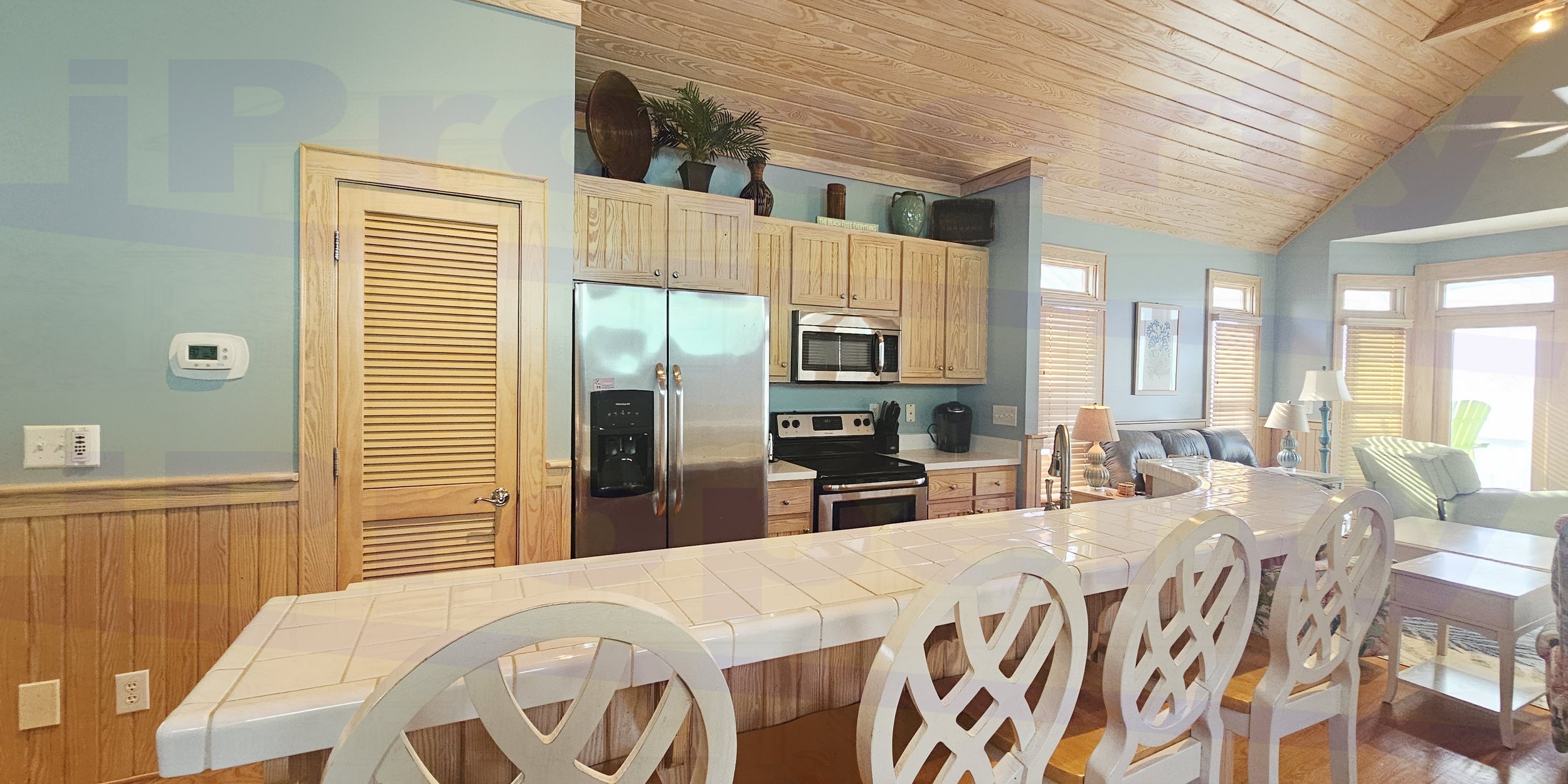 108 Sandpiper - Kitchen06.jpg