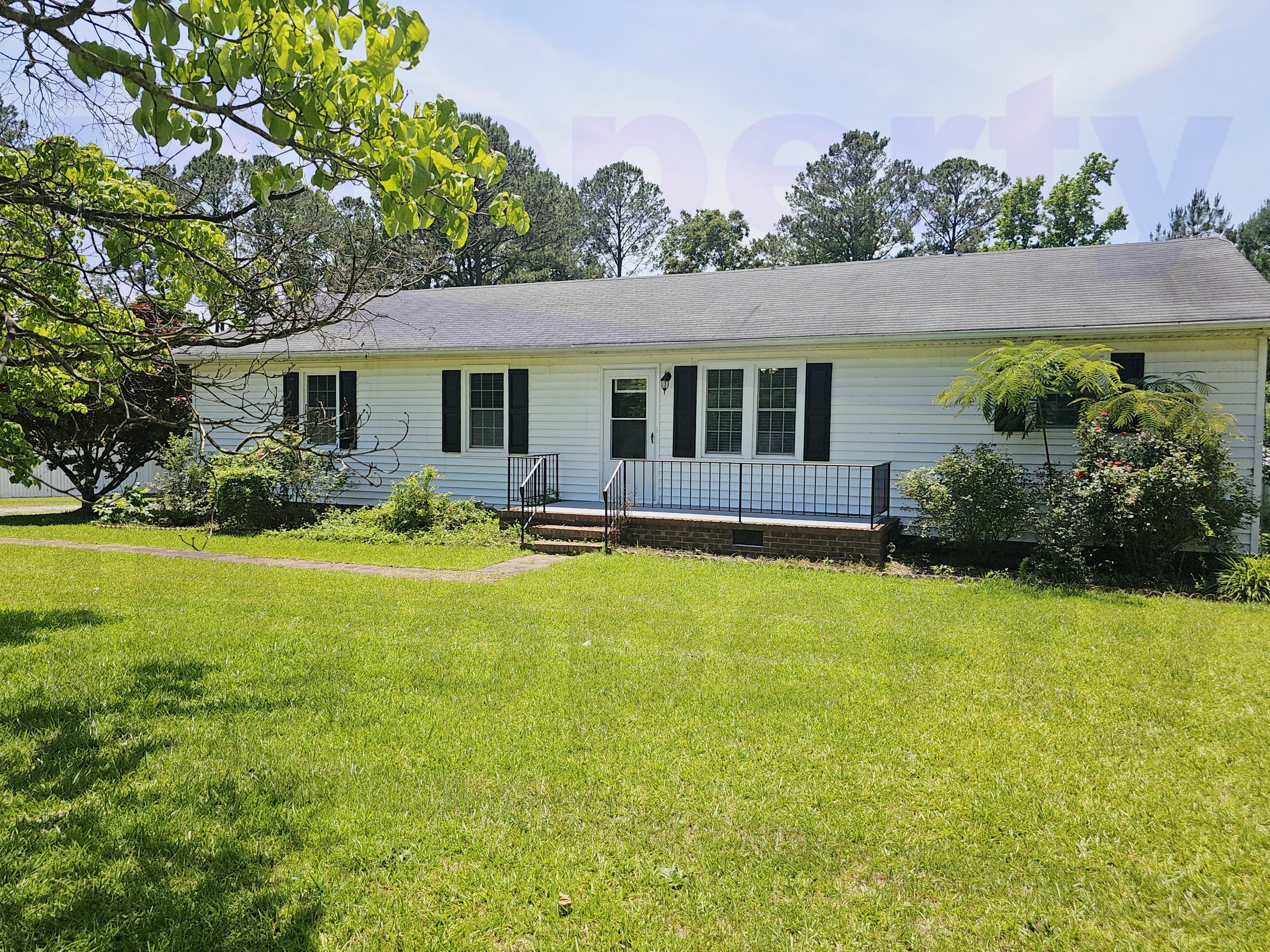 2609 Bay Valley - ExteriorFront-01.jpg