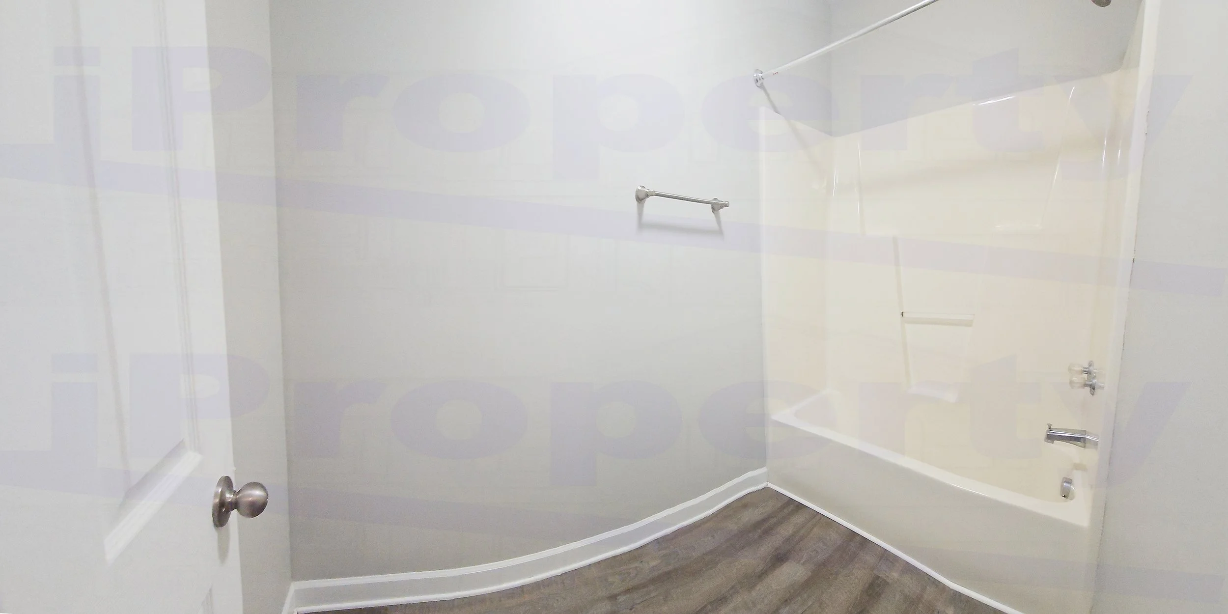 4631 Rains xRds - Bathroom2-02.jpg