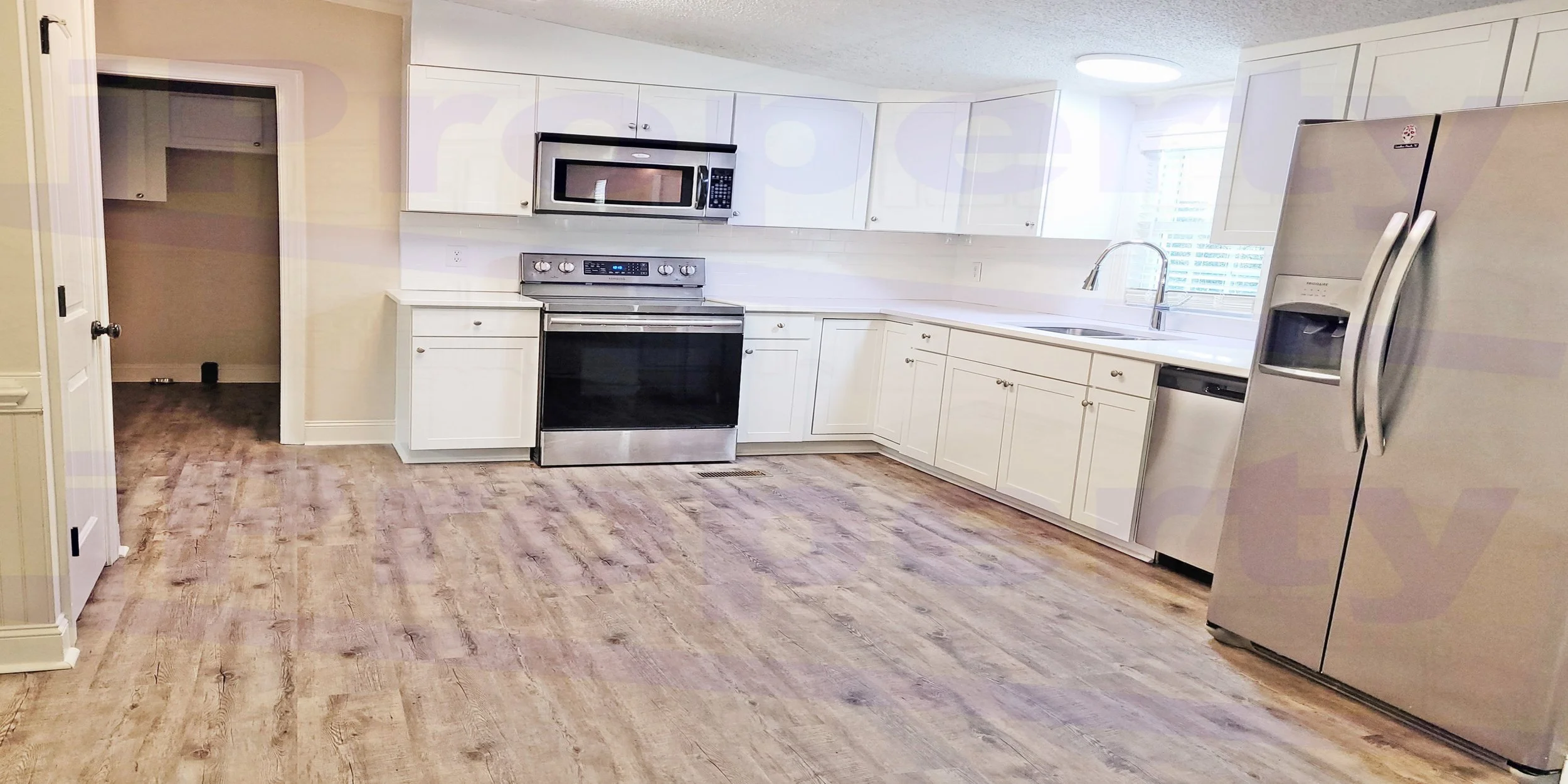 135 Ivey - Kitchen00.jpg