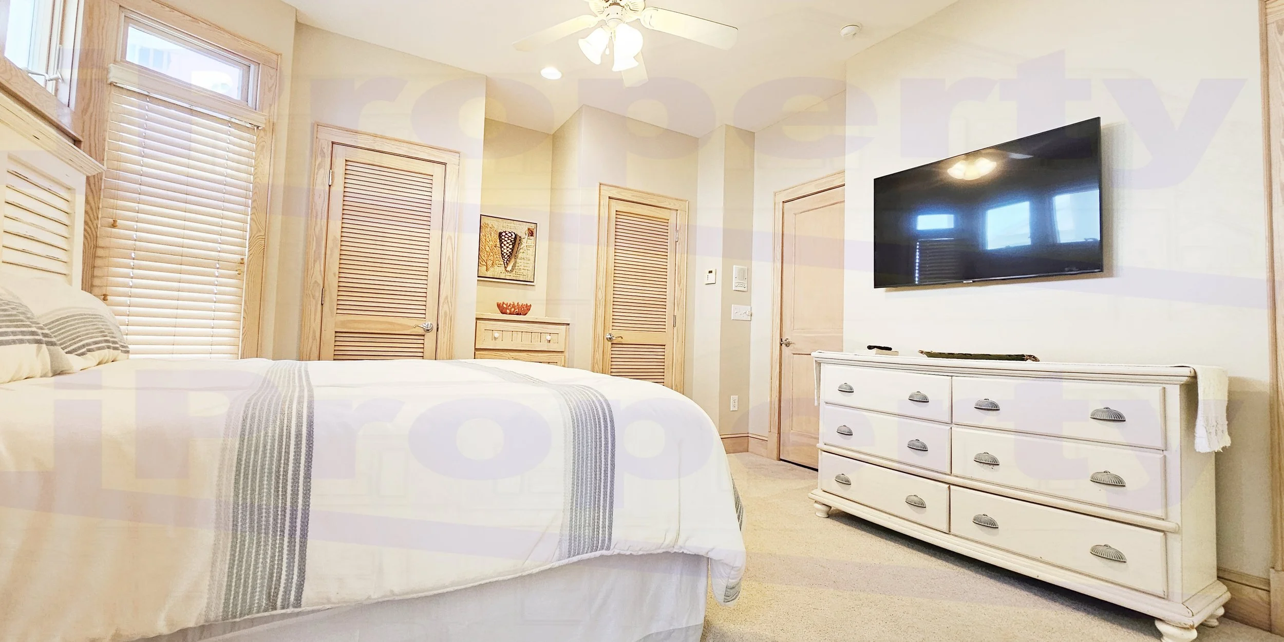 108 Sandpiper - Master Bedroom05-00.jpg
