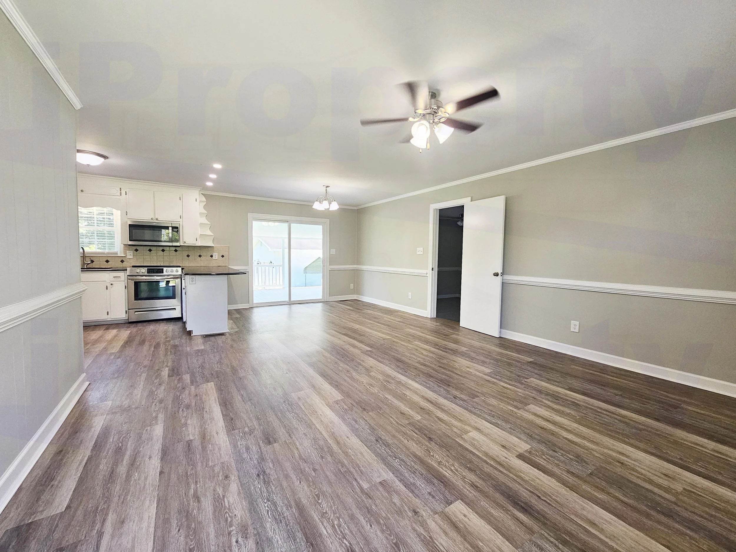 2609 Bay Valley - Dining-Family-02.jpg