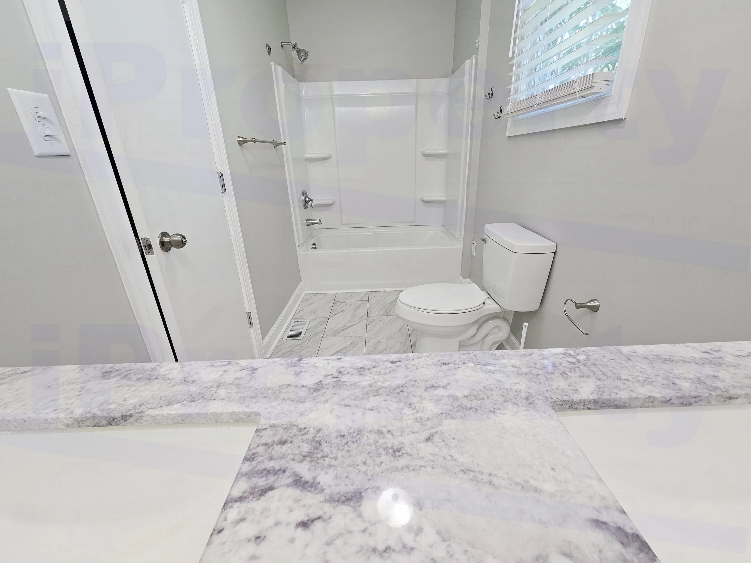 2609 Bay Valley - Master Bathroom-04.jpg