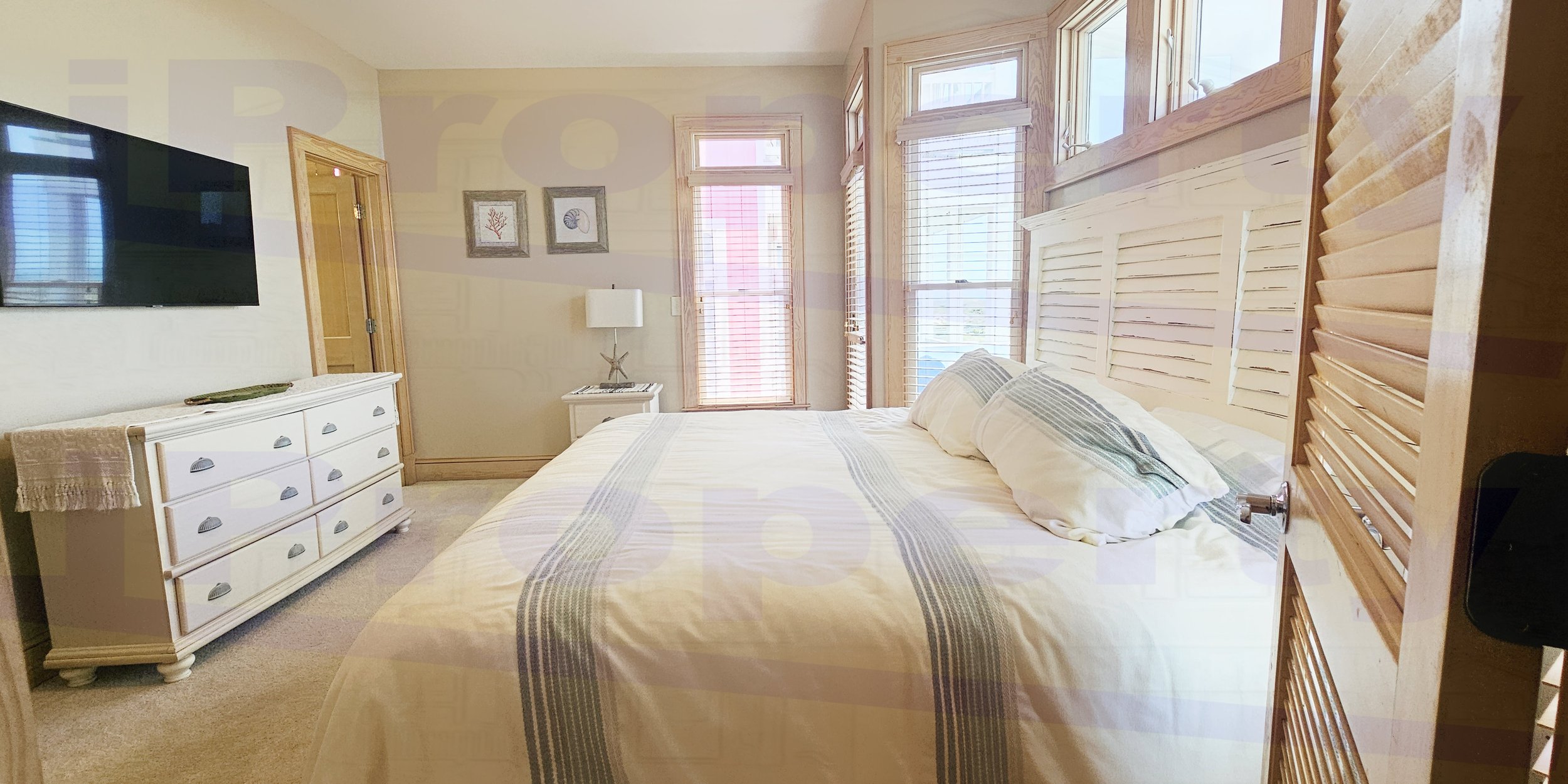108 Sandpiper - Master Bedroom03.jpg